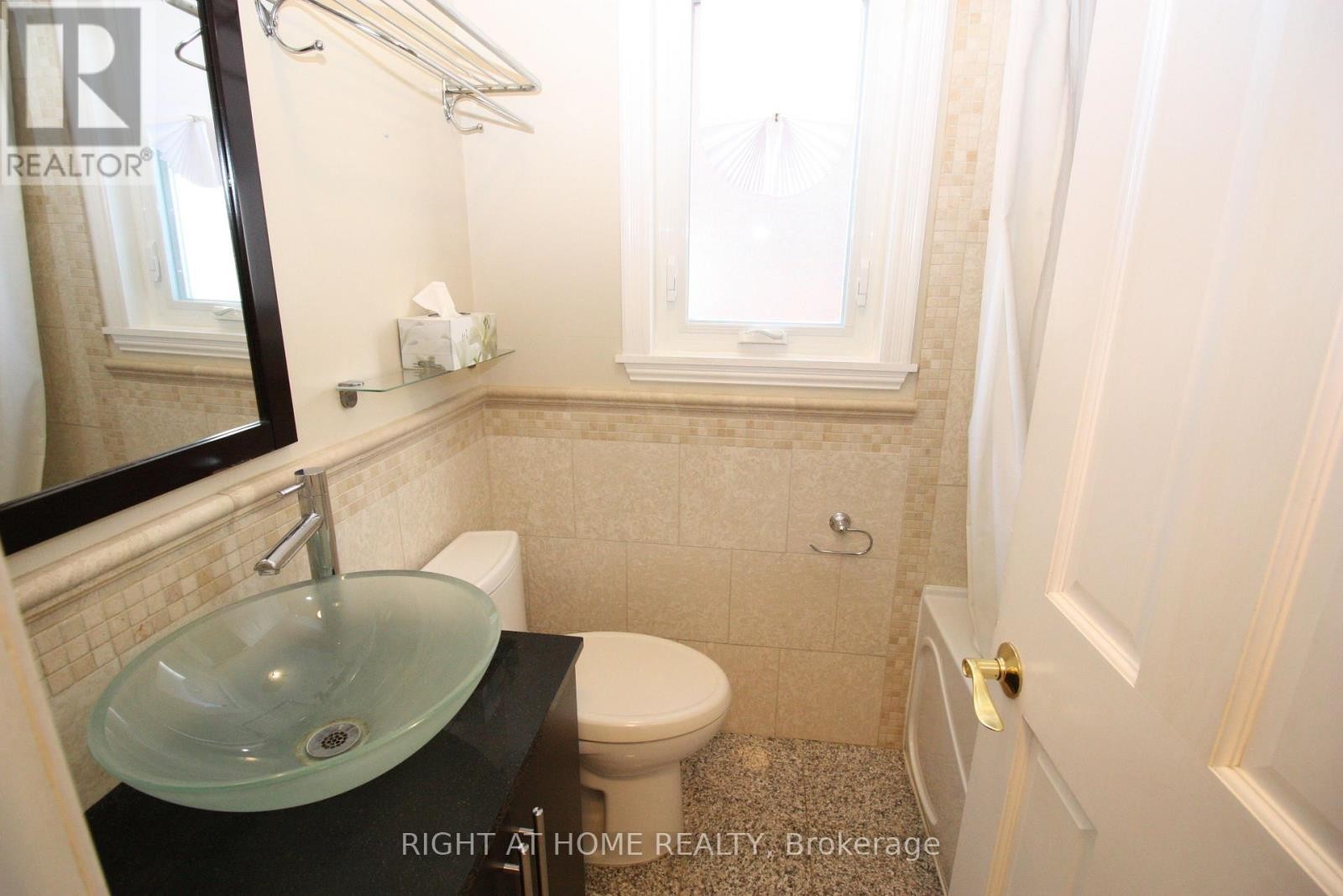 












479 RIMILTON AVENUE

,
Toronto (Alderwood),




Ontario
M8W2H2

