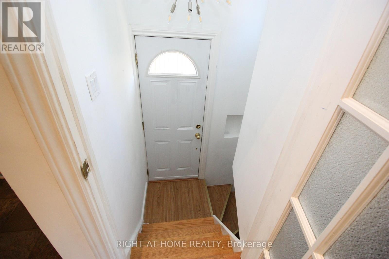 












479 RIMILTON AVENUE

,
Toronto (Alderwood),




Ontario
M8W2H2

