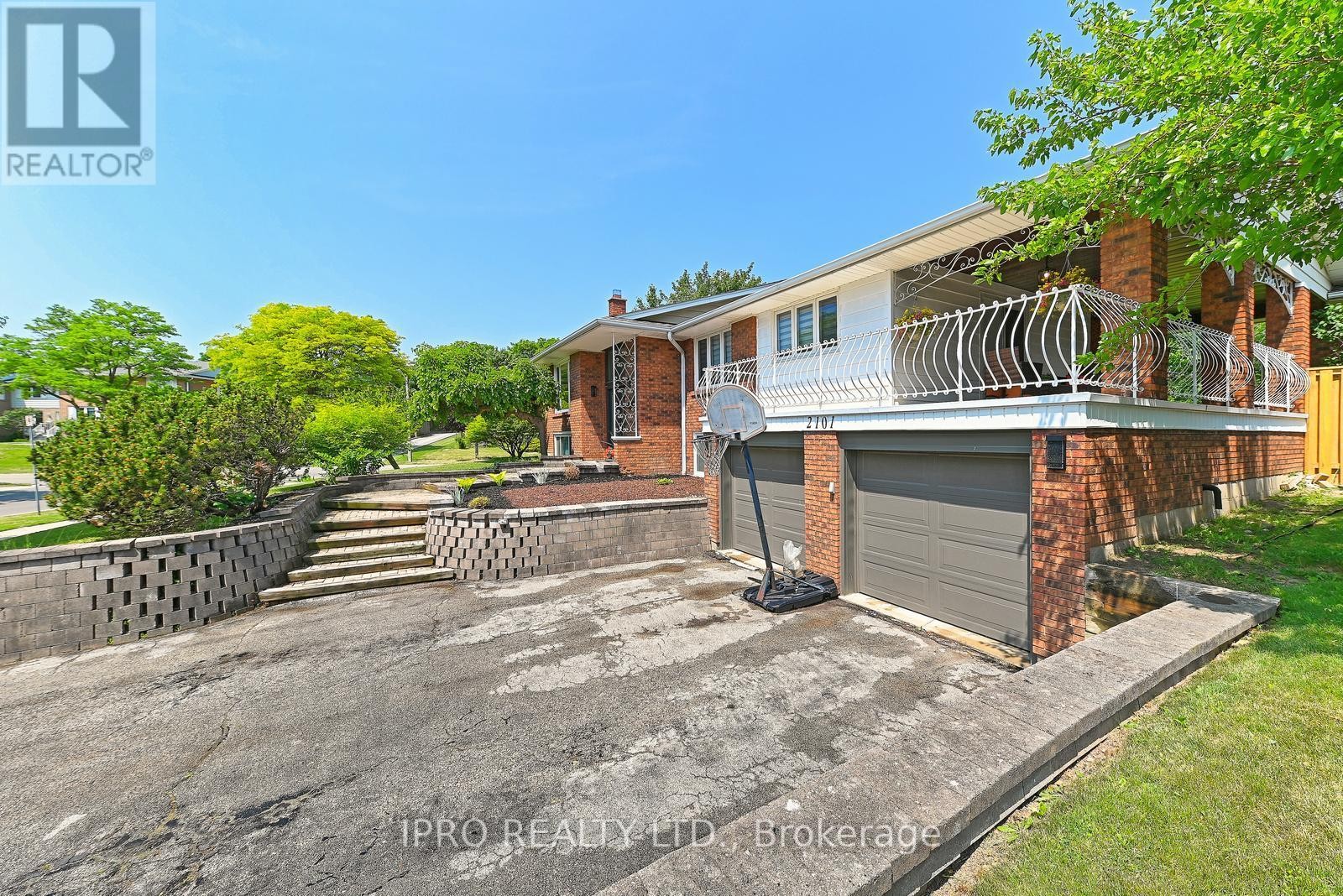 












2101 PARKWAY DRIVE

,
Burlington (Mountainside),




Ontario
L7P1S5

