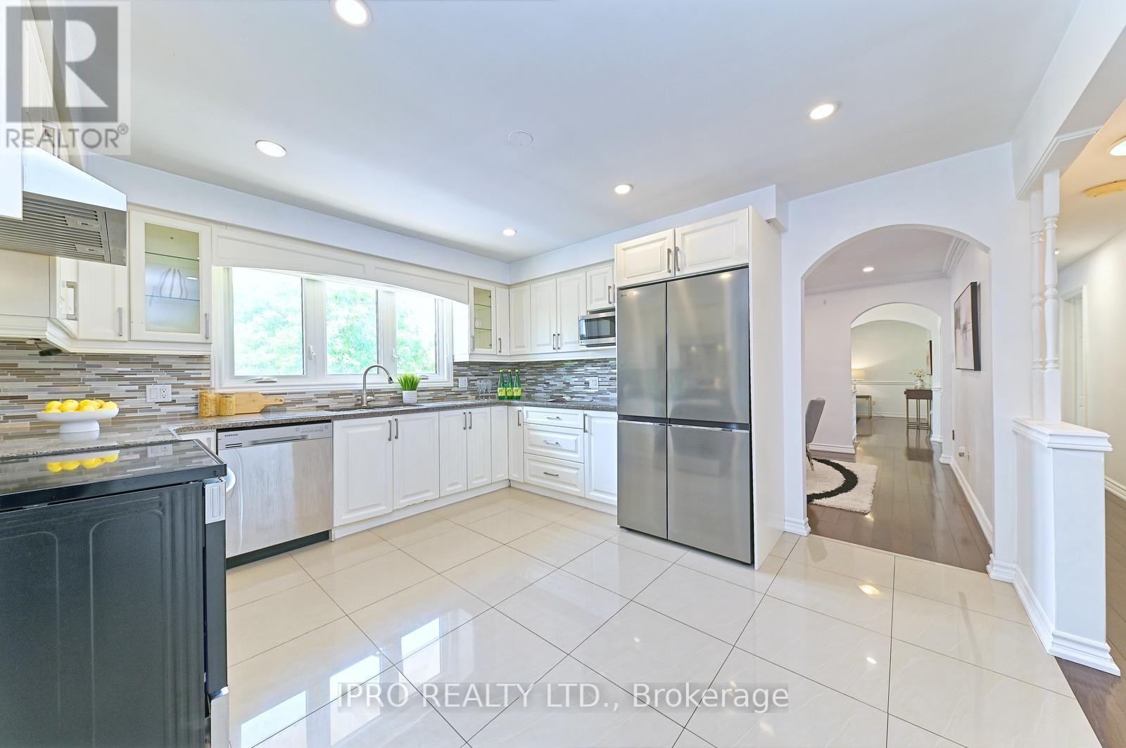 












2101 PARKWAY DRIVE

,
Burlington (Mountainside),




Ontario
L7P1S5


