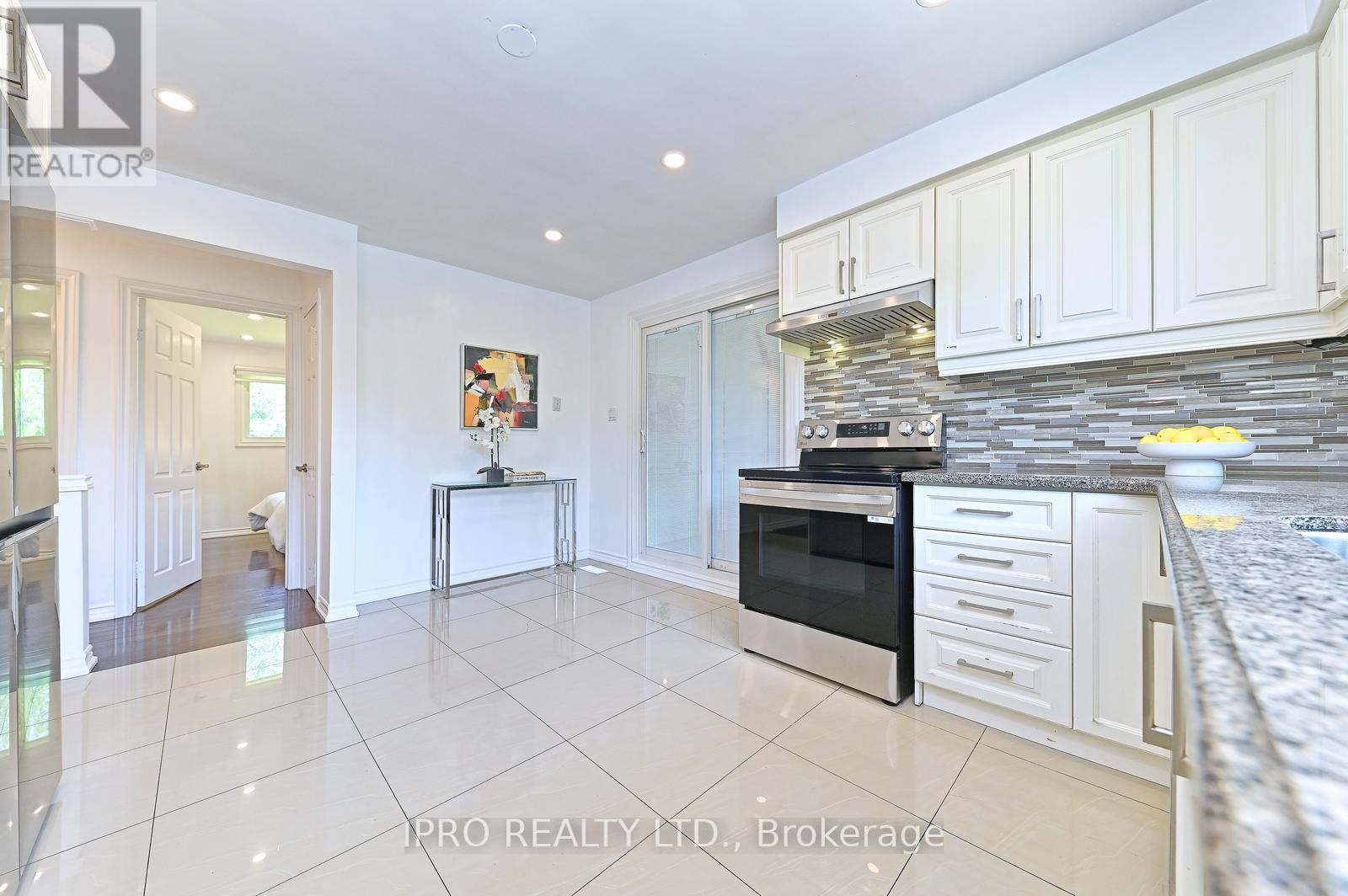 












2101 PARKWAY DRIVE

,
Burlington (Mountainside),




Ontario
L7P1S5

