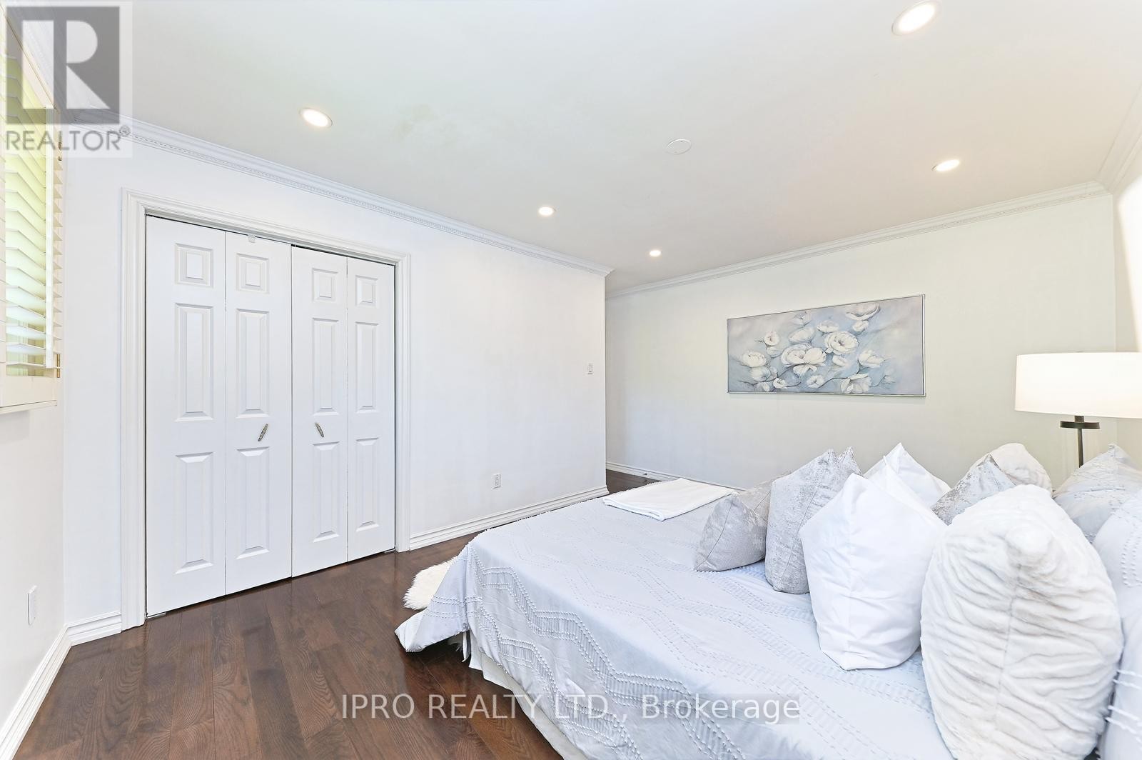 












2101 PARKWAY DRIVE

,
Burlington (Mountainside),




Ontario
L7P1S5

