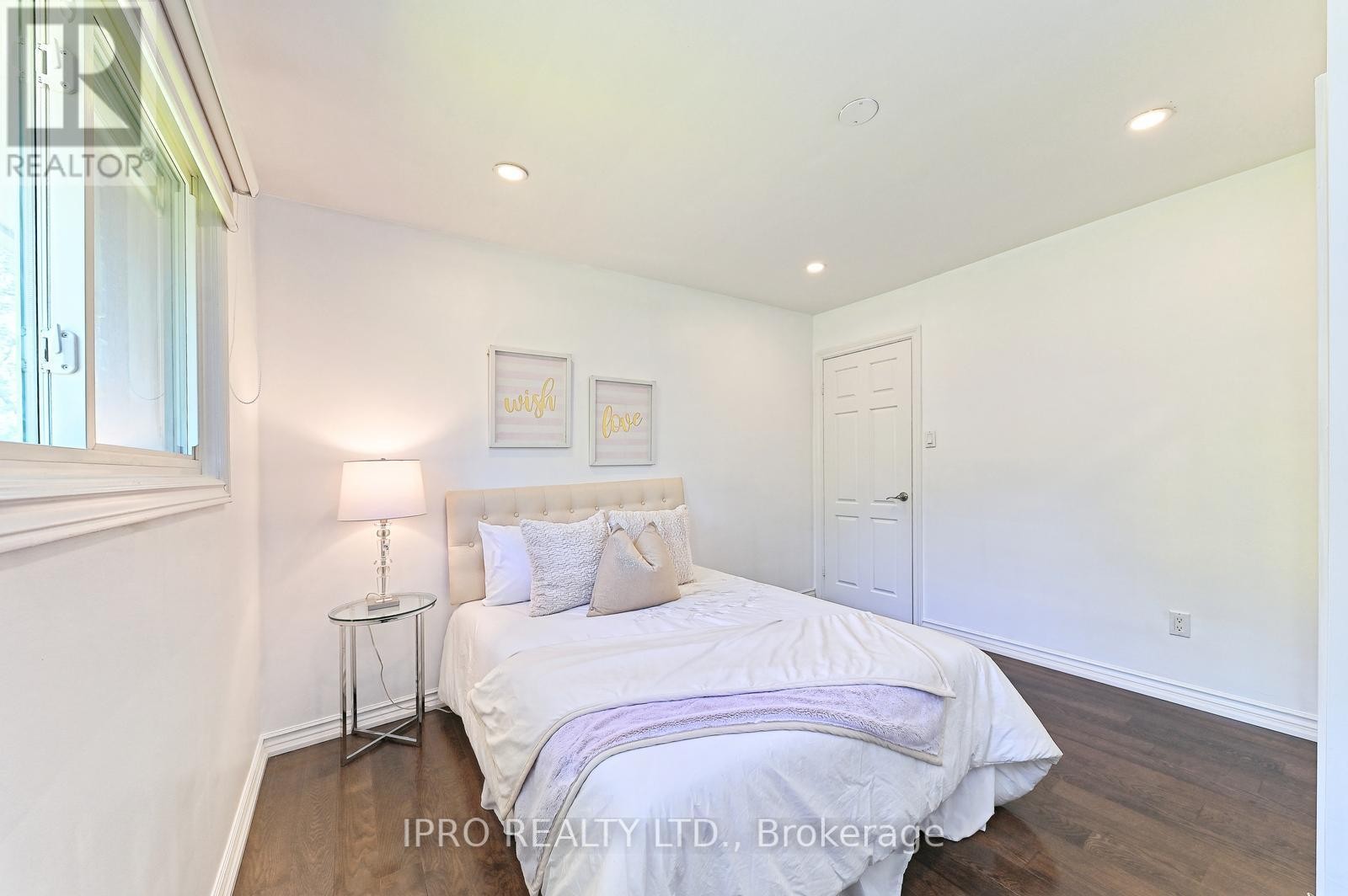 












2101 PARKWAY DRIVE

,
Burlington (Mountainside),




Ontario
L7P1S5


