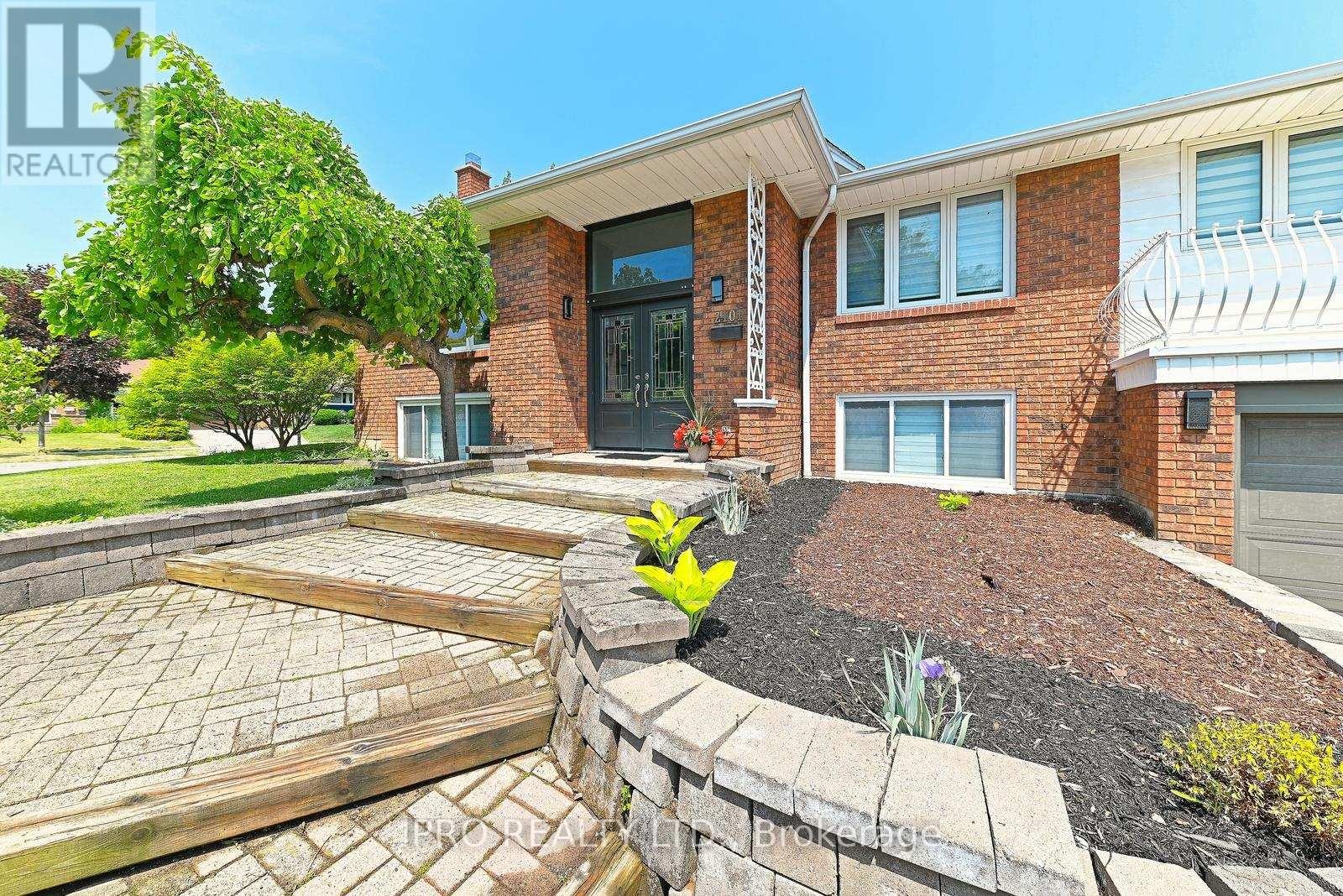 












2101 PARKWAY DRIVE

,
Burlington (Mountainside),




Ontario
L7P1S5

