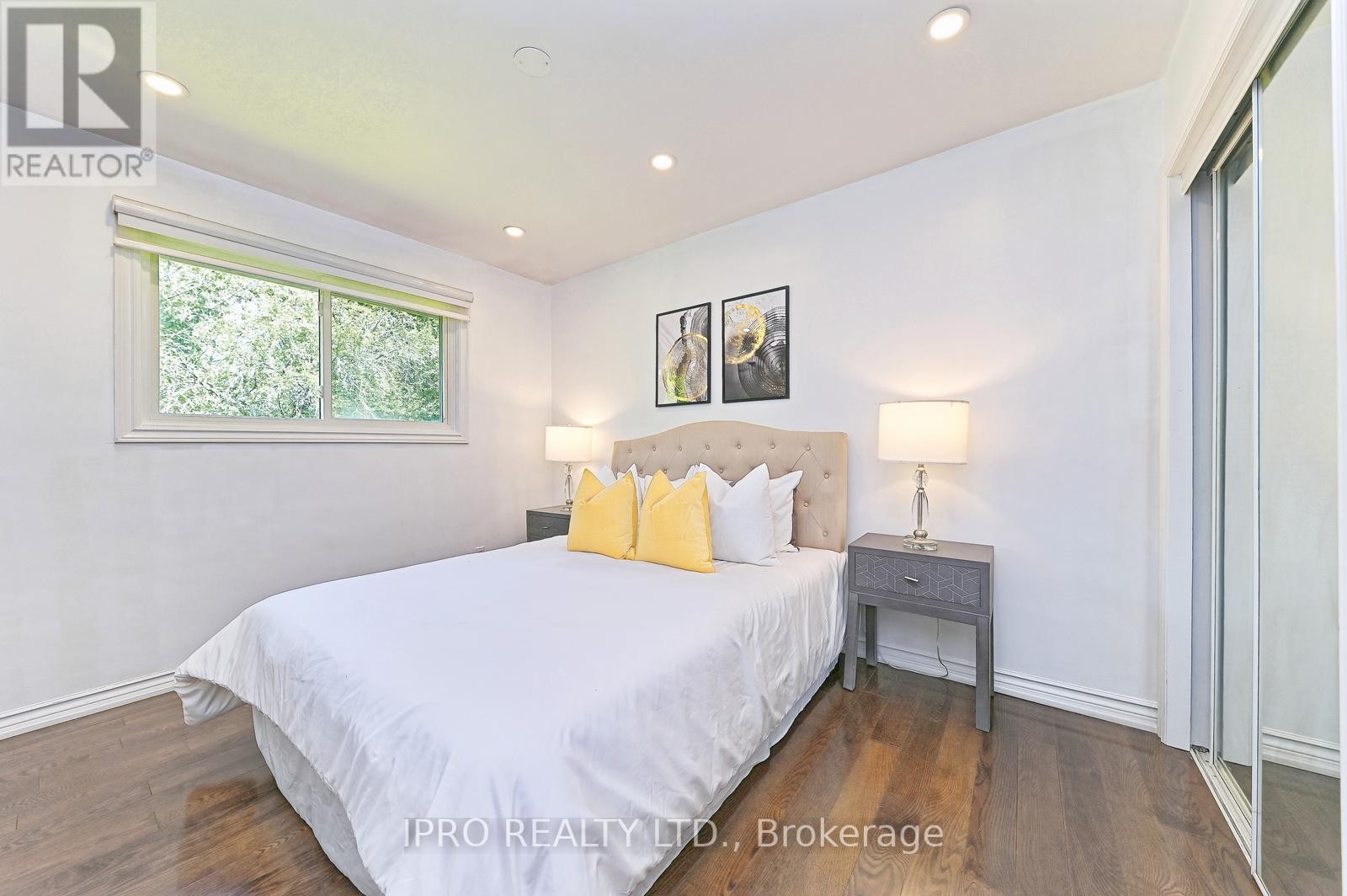 












2101 PARKWAY DRIVE

,
Burlington (Mountainside),




Ontario
L7P1S5

