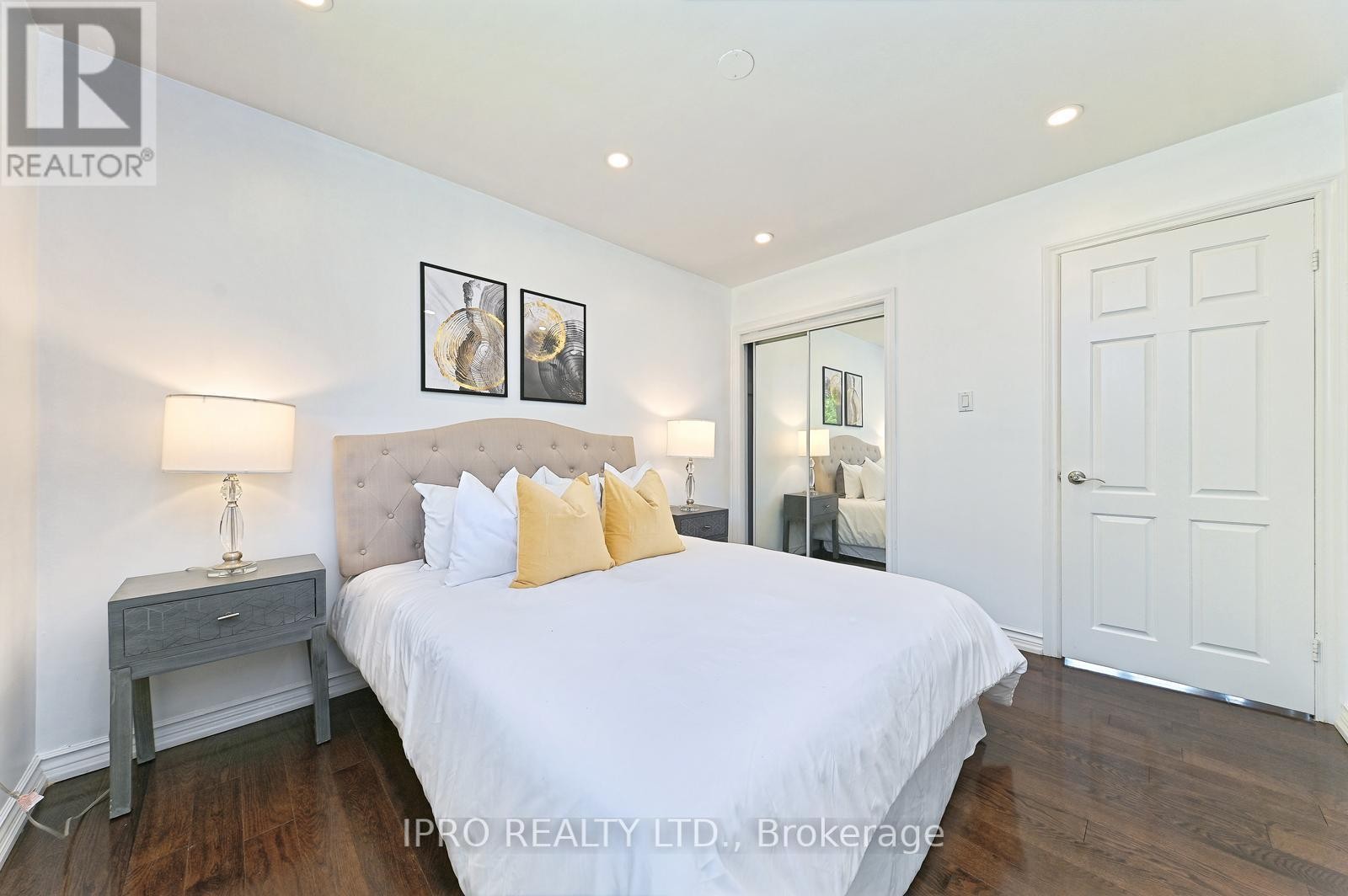 












2101 PARKWAY DRIVE

,
Burlington (Mountainside),




Ontario
L7P1S5

