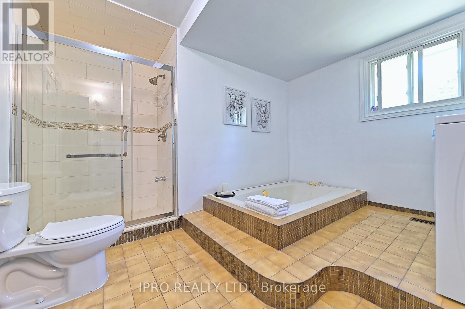 












2101 PARKWAY DRIVE

,
Burlington (Mountainside),




Ontario
L7P1S5


