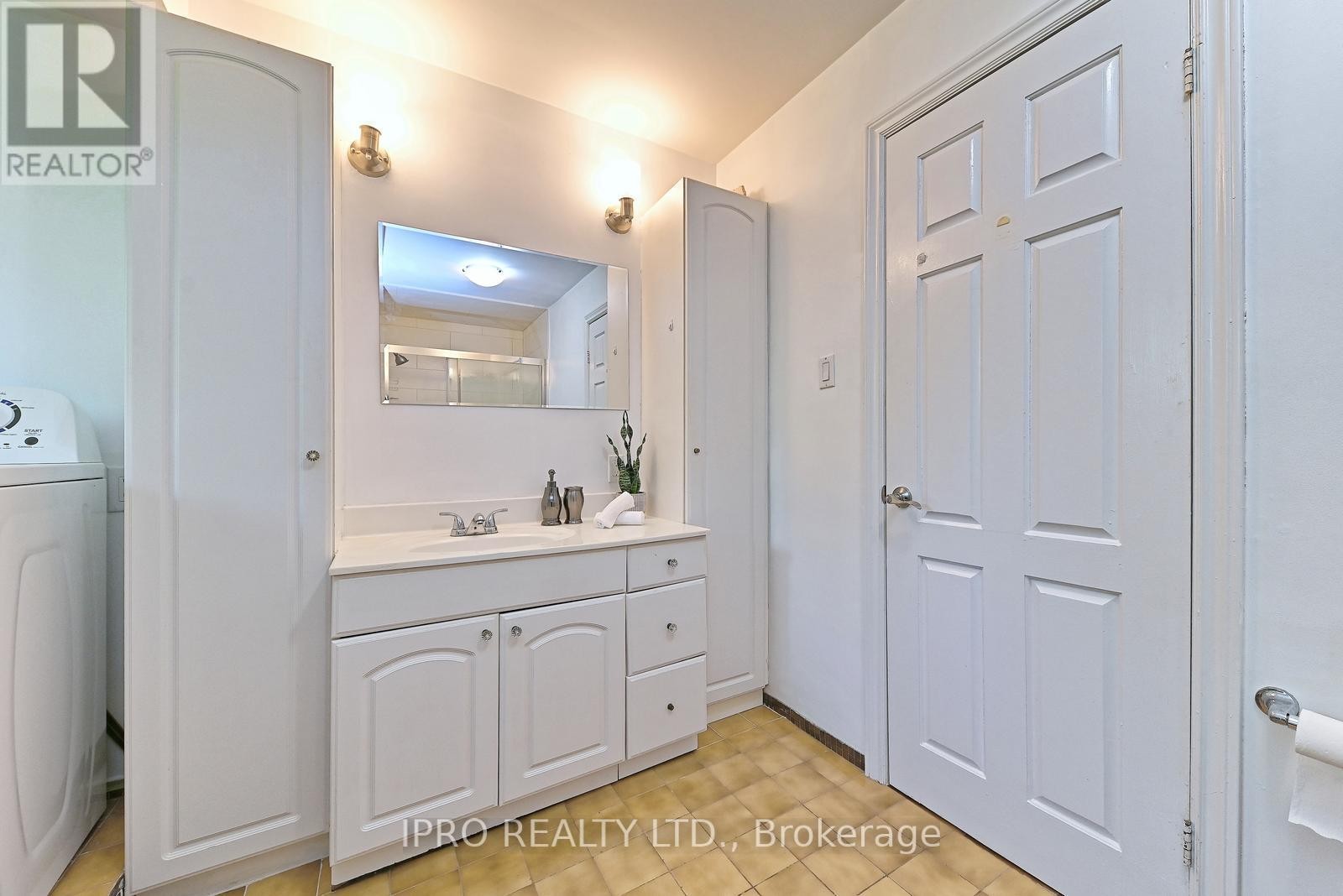 












2101 PARKWAY DRIVE

,
Burlington (Mountainside),




Ontario
L7P1S5


