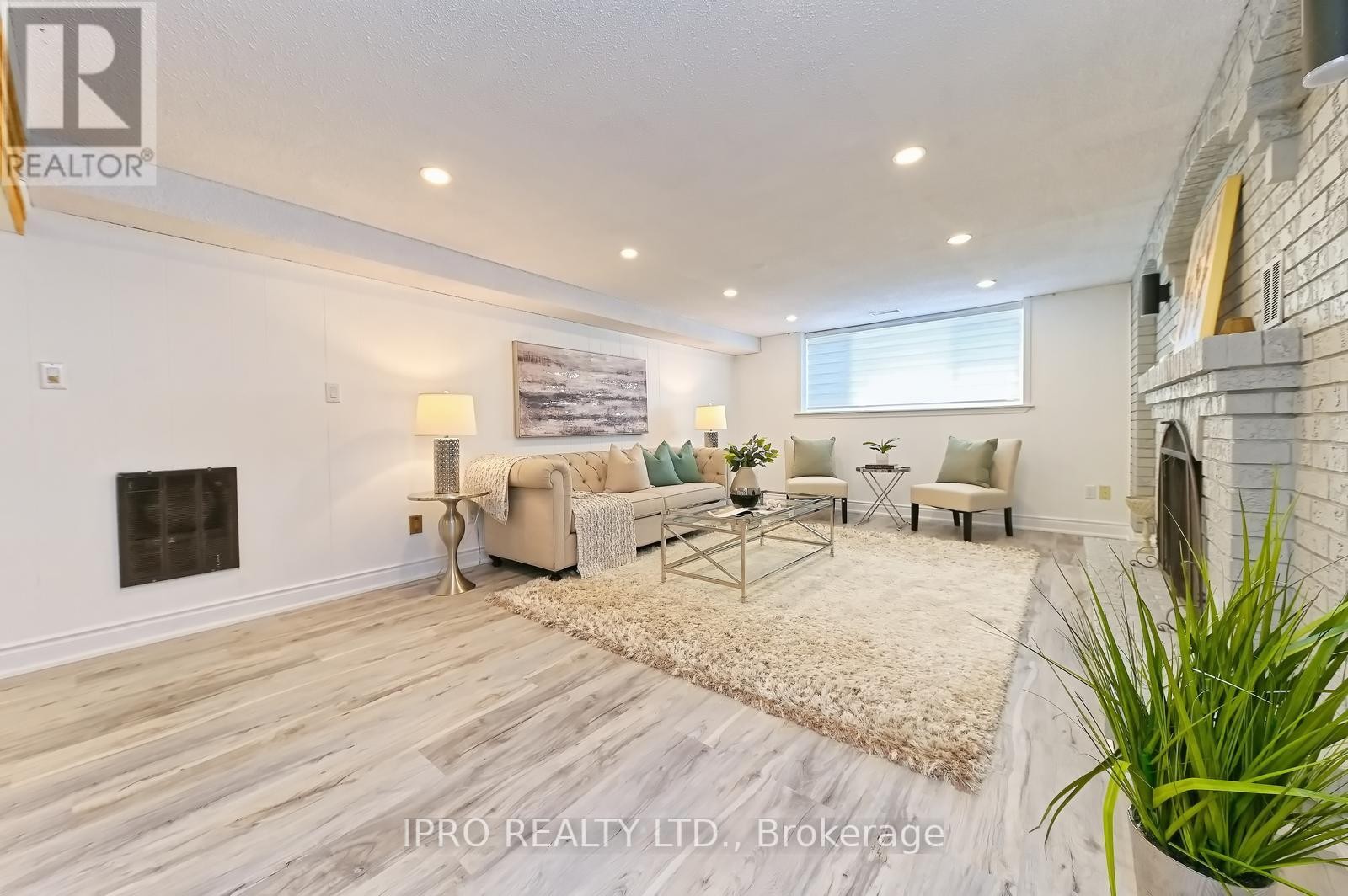 












2101 PARKWAY DRIVE

,
Burlington (Mountainside),




Ontario
L7P1S5

