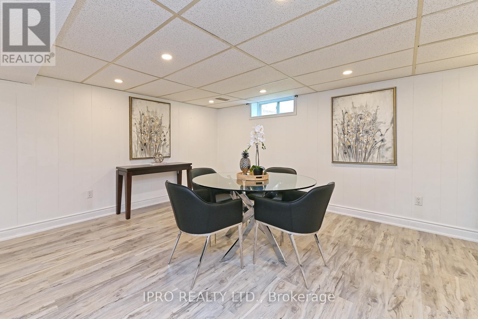 












2101 PARKWAY DRIVE

,
Burlington (Mountainside),




Ontario
L7P1S5

