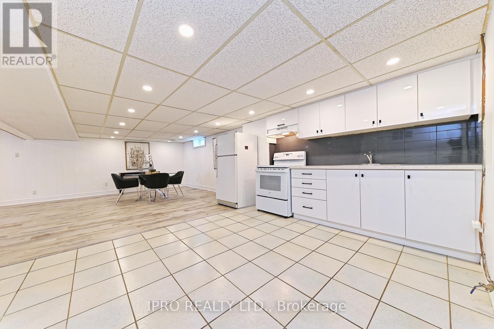 












2101 PARKWAY DRIVE

,
Burlington (Mountainside),




Ontario
L7P1S5

