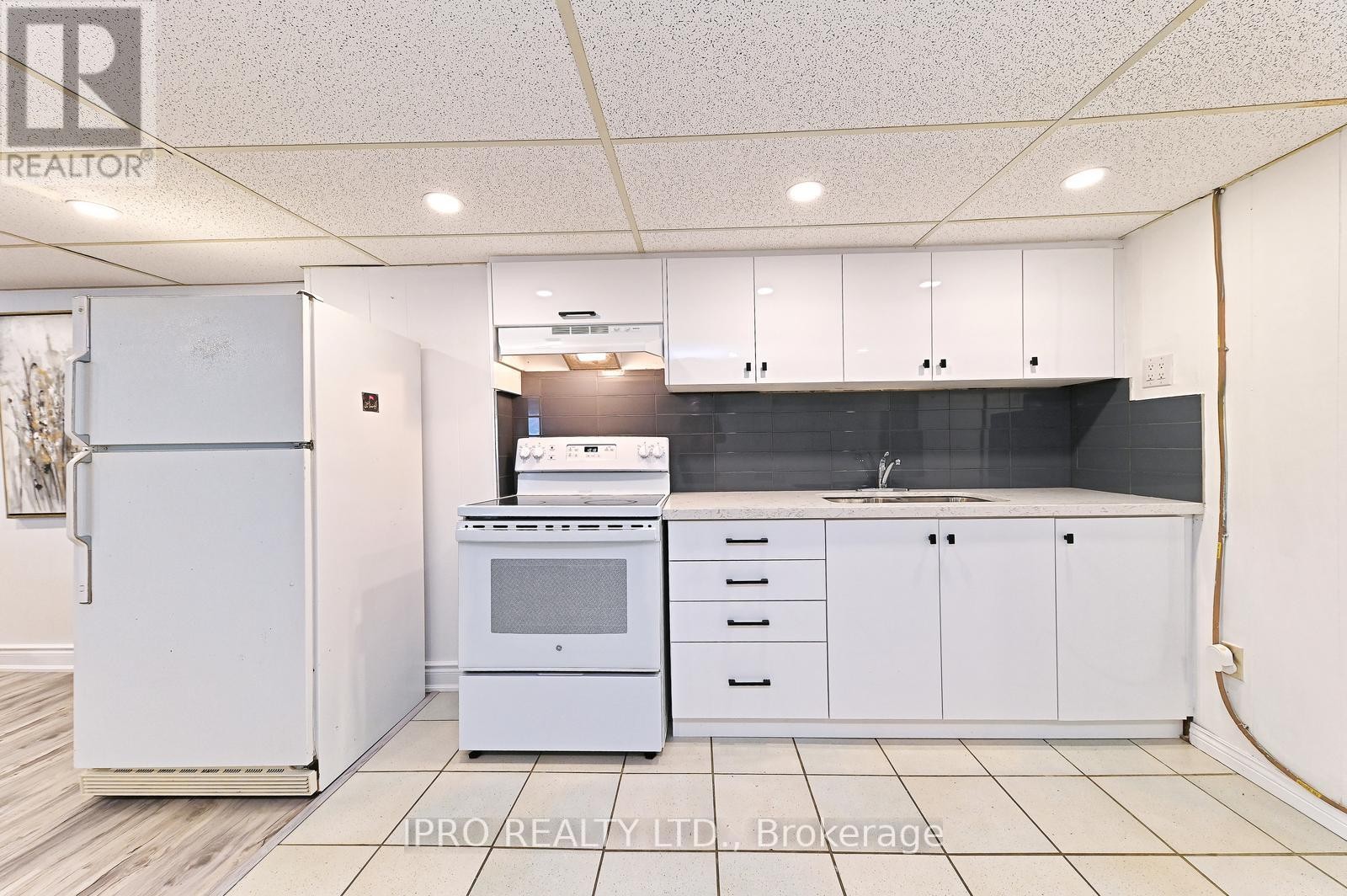












2101 PARKWAY DRIVE

,
Burlington (Mountainside),




Ontario
L7P1S5

