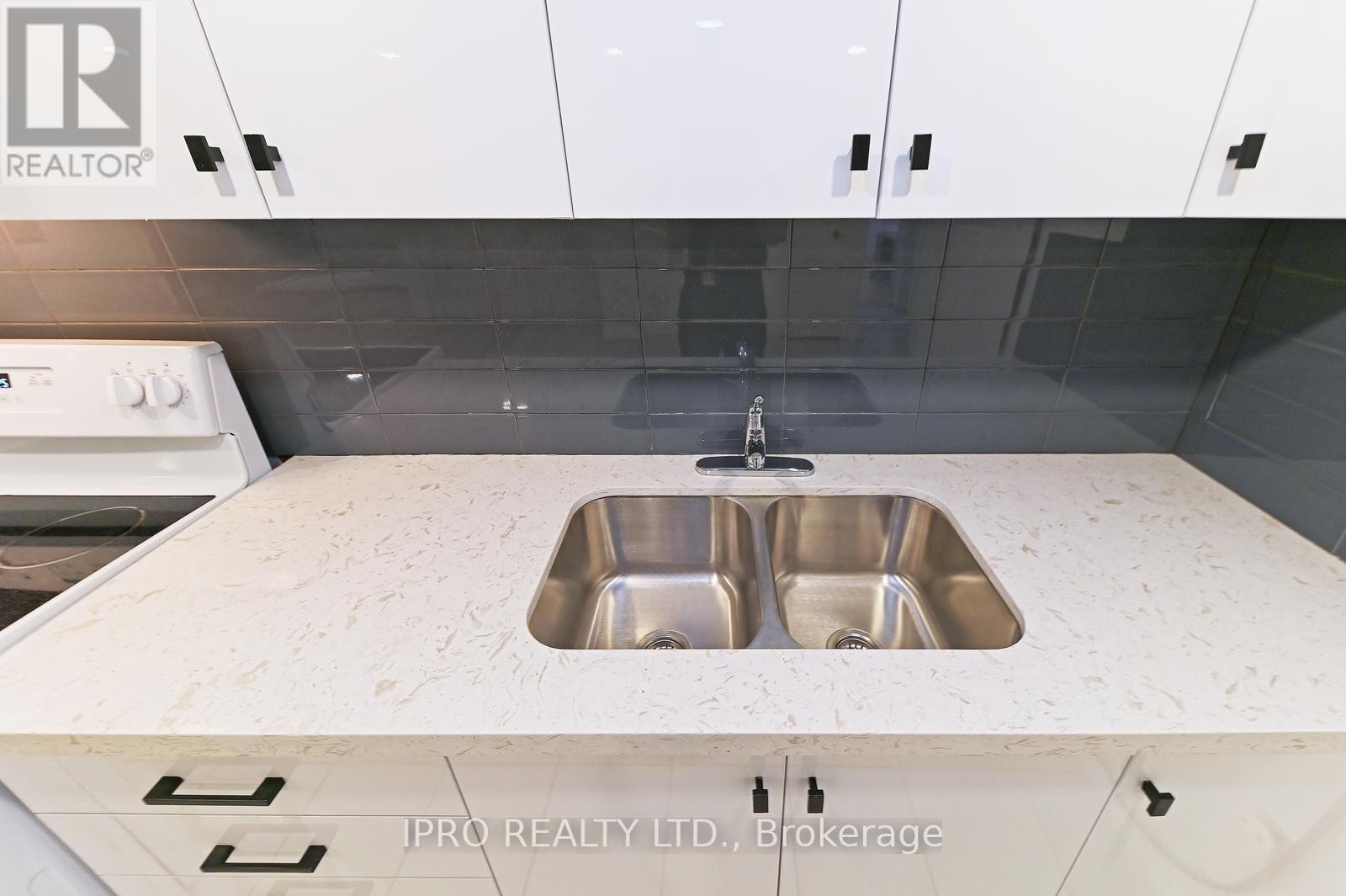 












2101 PARKWAY DRIVE

,
Burlington (Mountainside),




Ontario
L7P1S5

