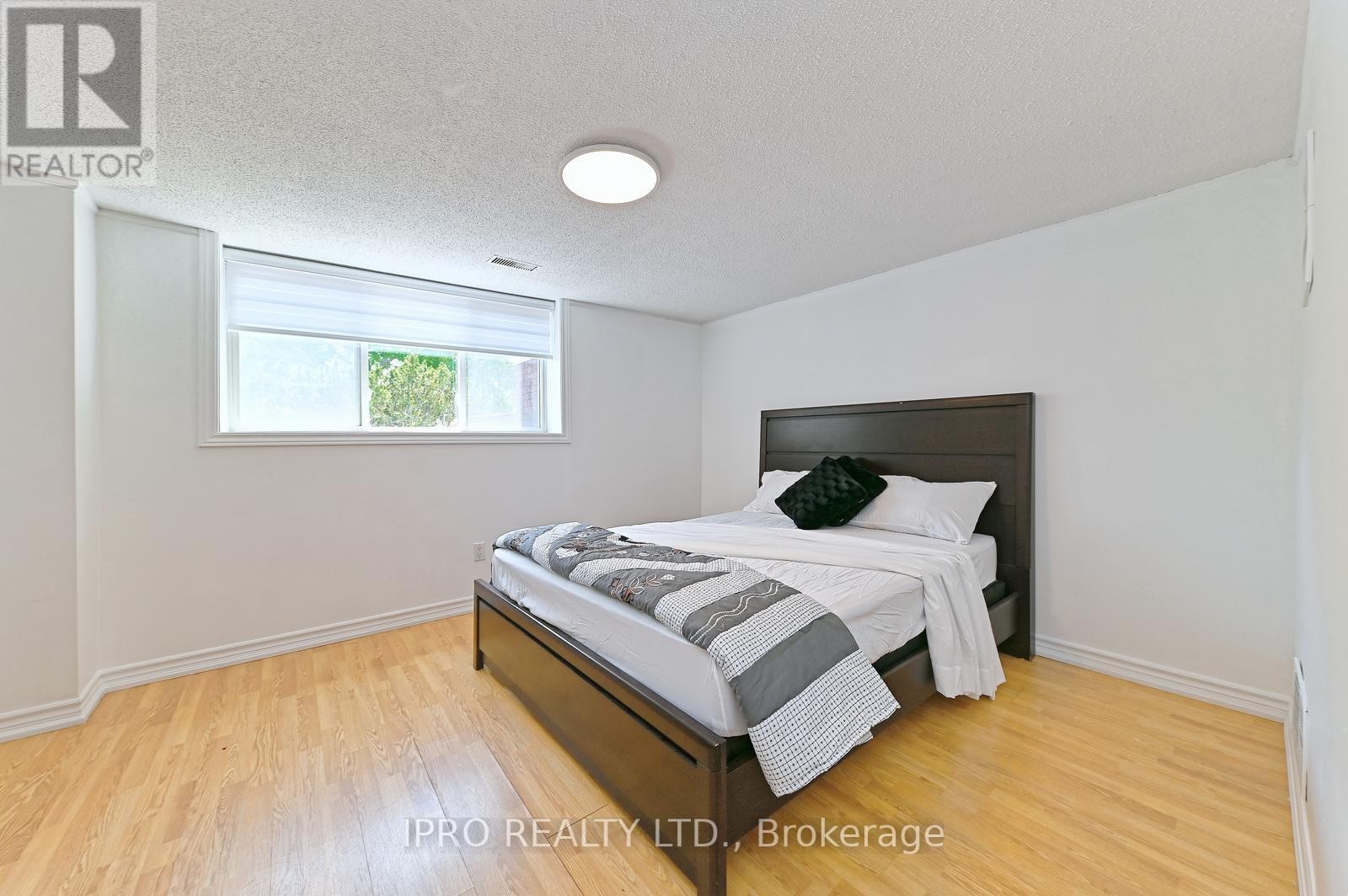 












2101 PARKWAY DRIVE

,
Burlington (Mountainside),




Ontario
L7P1S5


