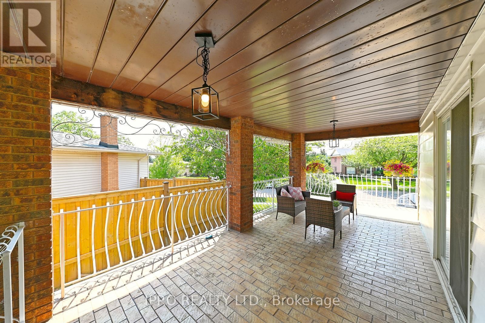 












2101 PARKWAY DRIVE

,
Burlington (Mountainside),




Ontario
L7P1S5

