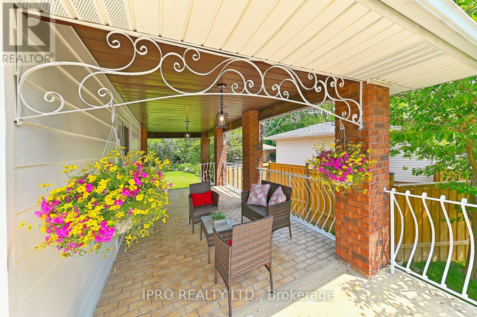 












2101 PARKWAY DRIVE

,
Burlington (Mountainside),




Ontario
L7P1S5

