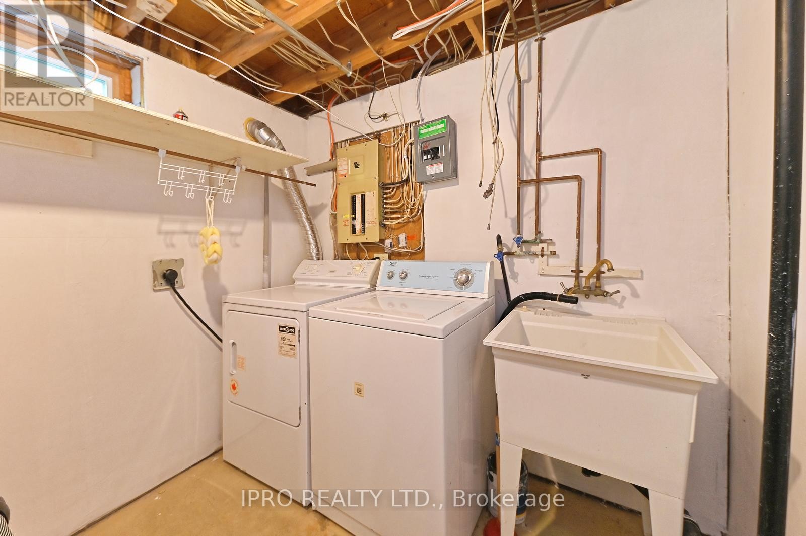 












2101 PARKWAY DRIVE

,
Burlington (Mountainside),




Ontario
L7P1S5

