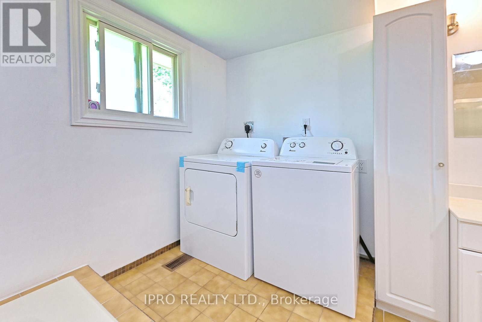 












2101 PARKWAY DRIVE

,
Burlington (Mountainside),




Ontario
L7P1S5

