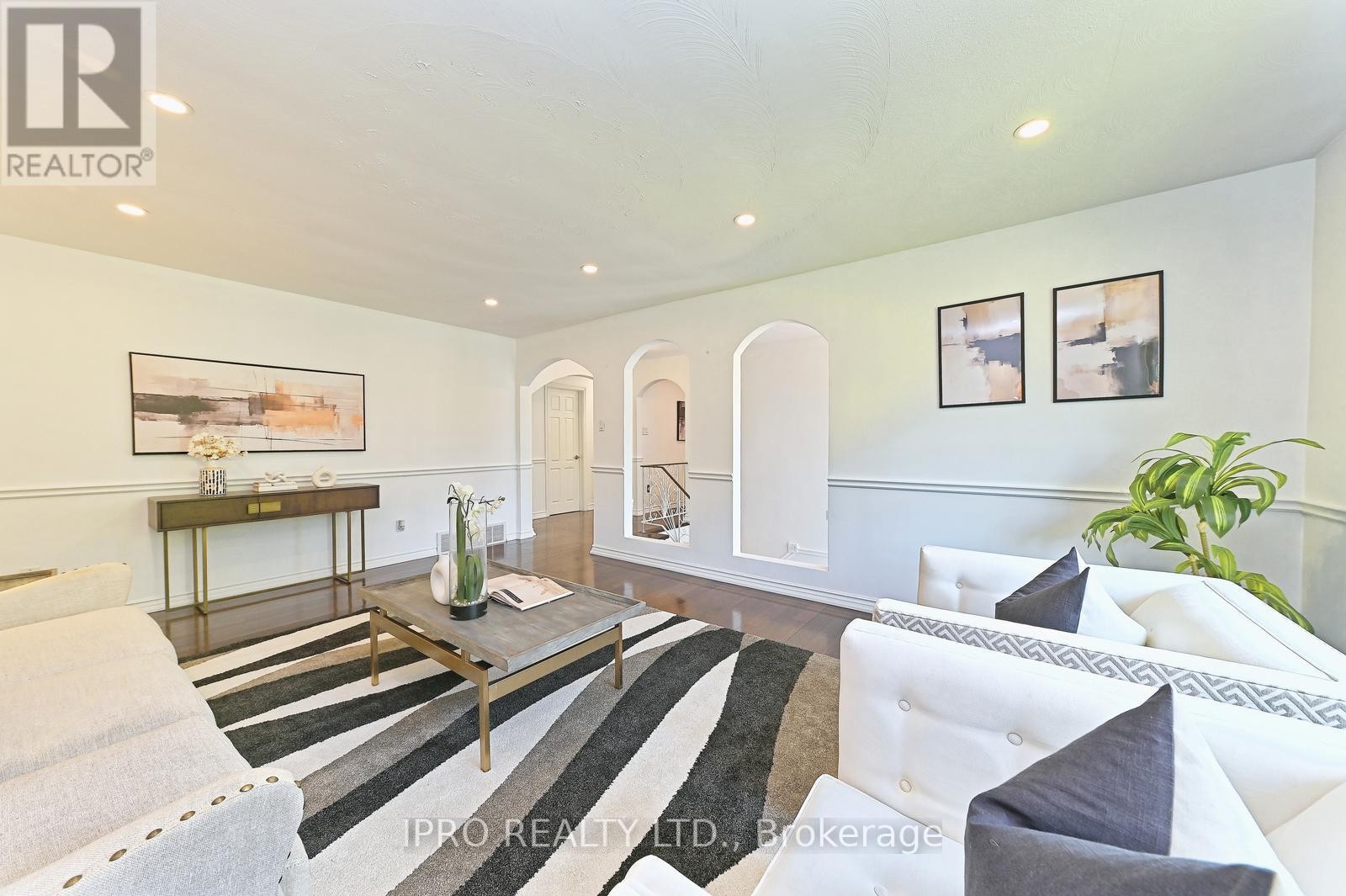 












2101 PARKWAY DRIVE

,
Burlington (Mountainside),




Ontario
L7P1S5

