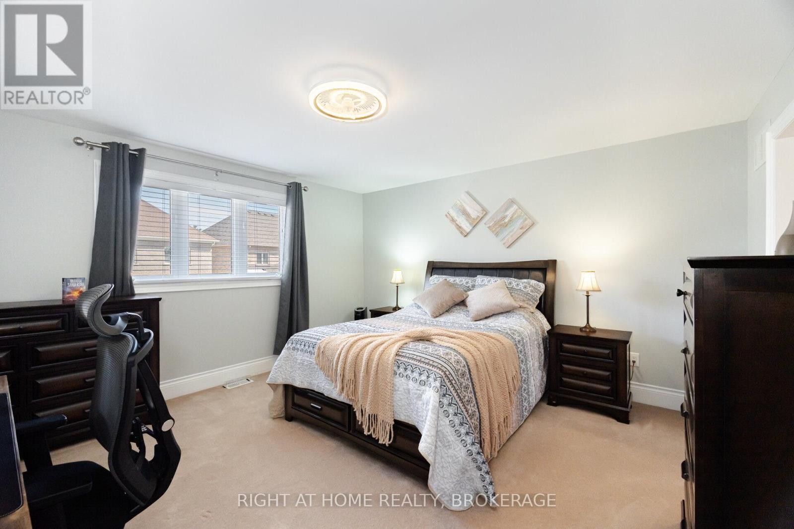 












105 ROYAL WEST DRIVE

,
Brampton (Credit Valley),




Ontario
L6X0V6


