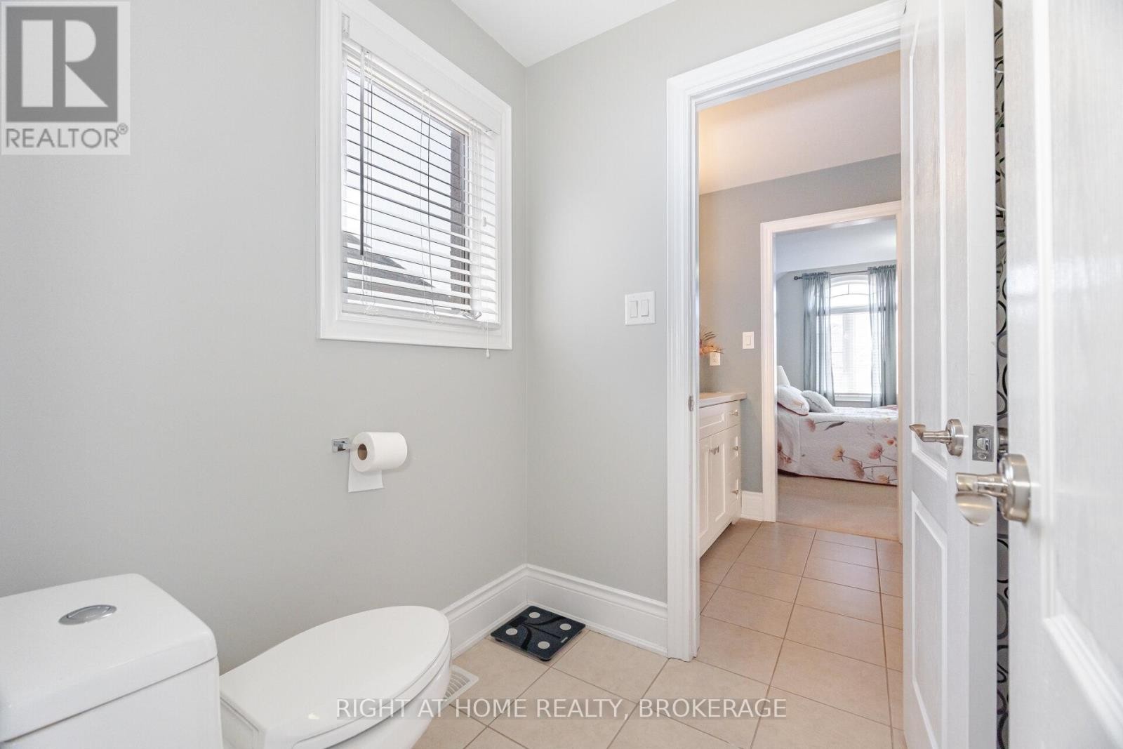 












105 ROYAL WEST DRIVE

,
Brampton (Credit Valley),




Ontario
L6X0V6

