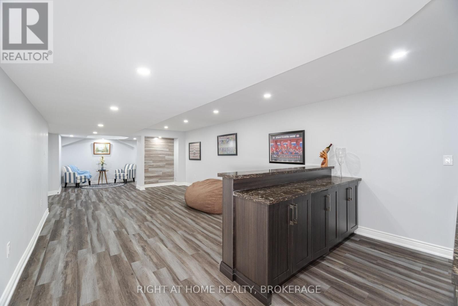 












105 ROYAL WEST DRIVE

,
Brampton (Credit Valley),




Ontario
L6X0V6

