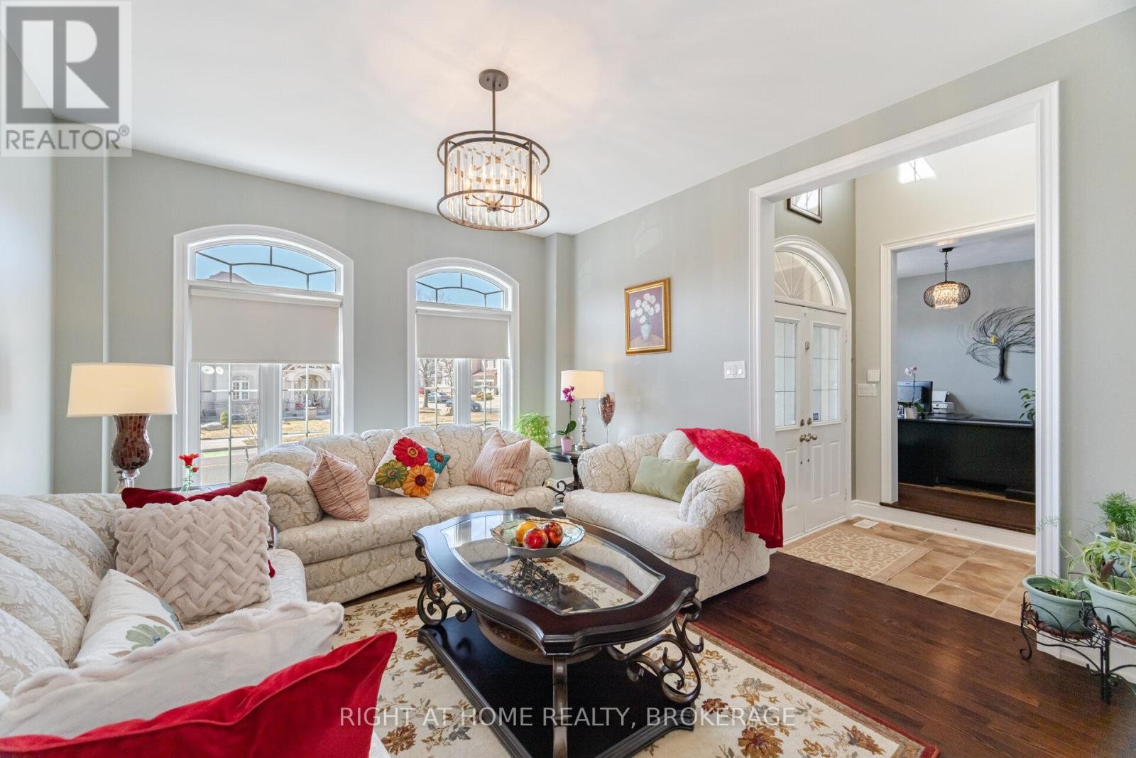 












105 ROYAL WEST DRIVE

,
Brampton (Credit Valley),




Ontario
L6X0V6

