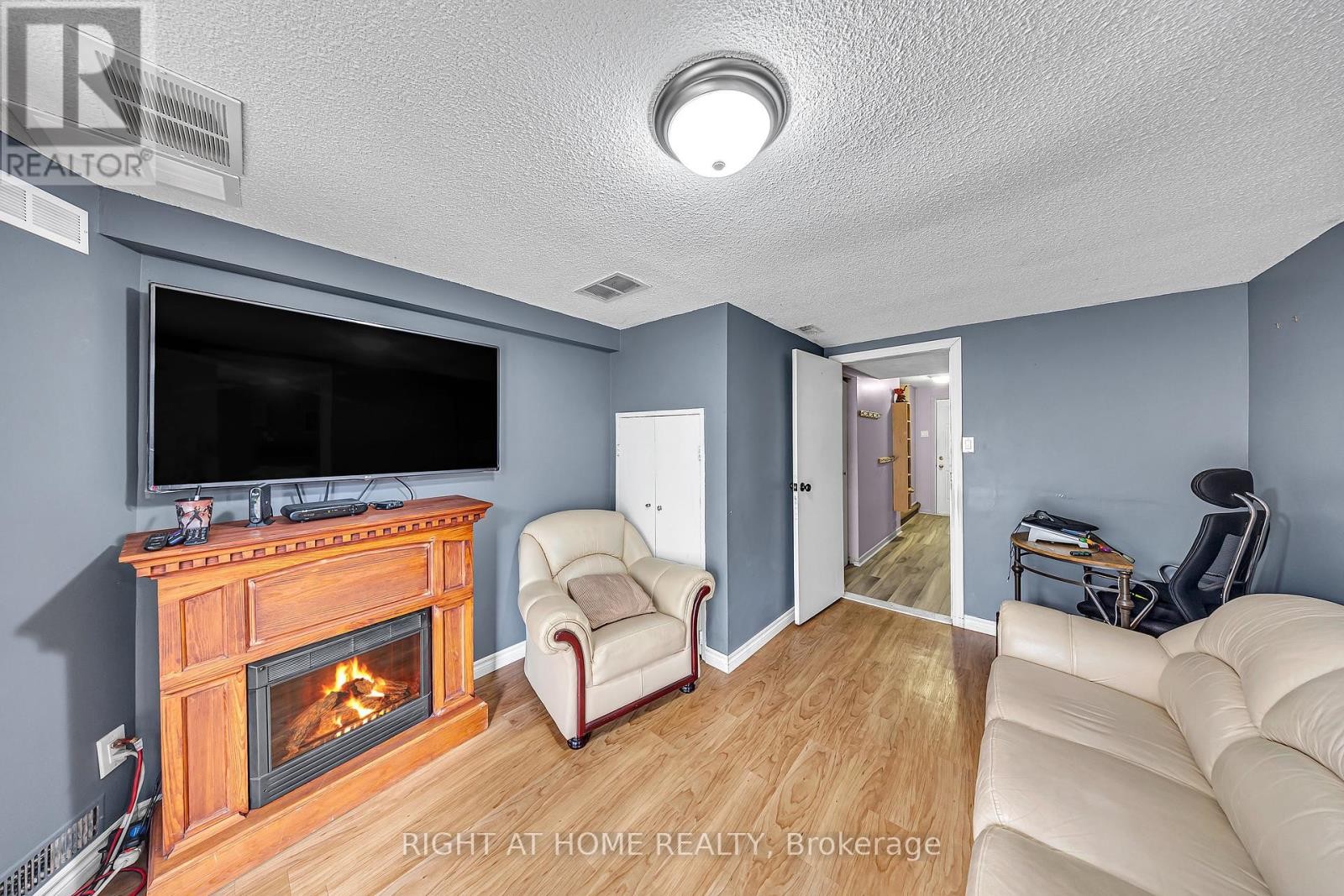 












51 - 7030 COPENHAGEN ROAD

,
Mississauga (Meadowvale),




Ontario
L5N2P3

