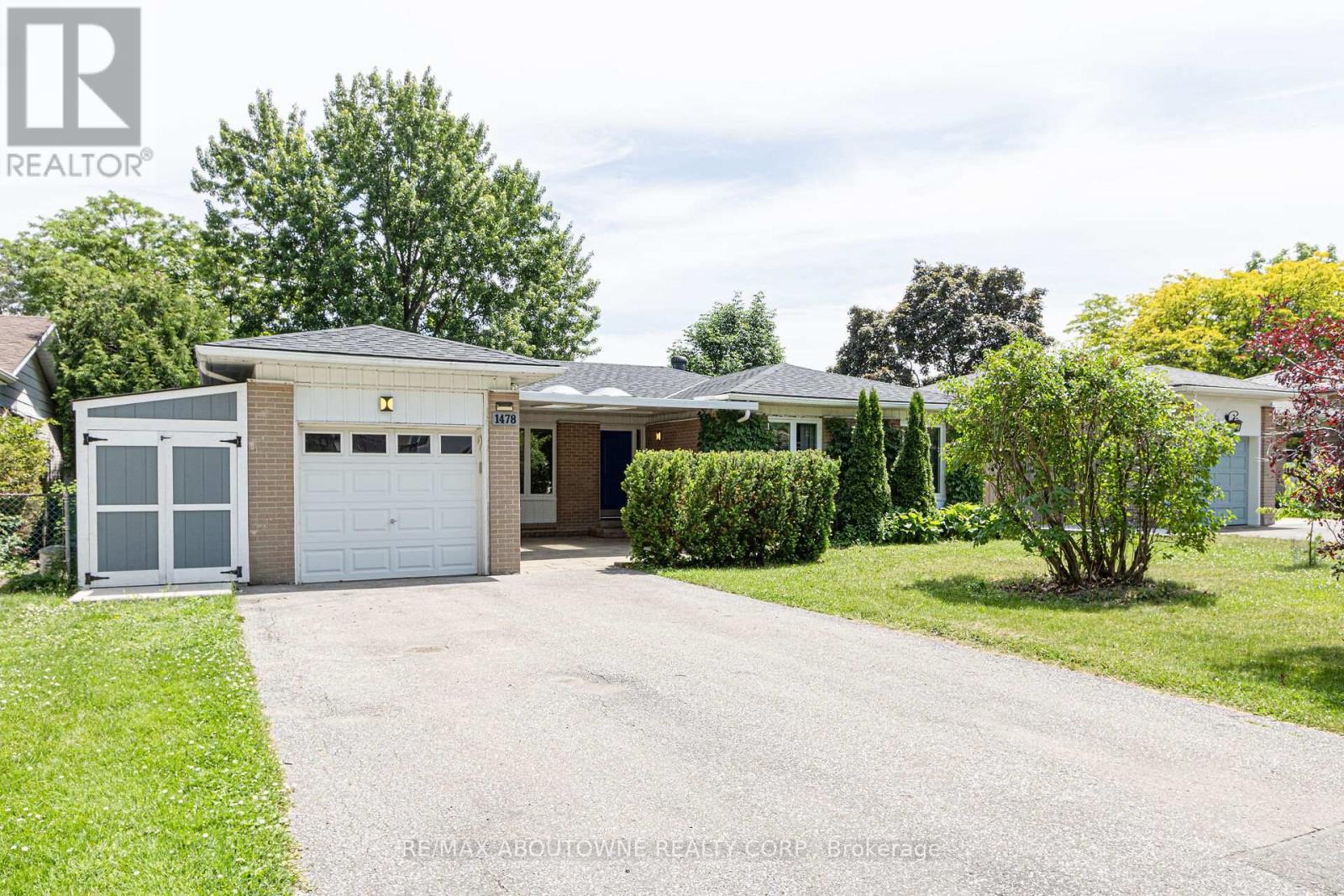 












1478 SEAVIEW DRIVE

,
Mississauga (Clarkson),




Ontario
L5J1X5

