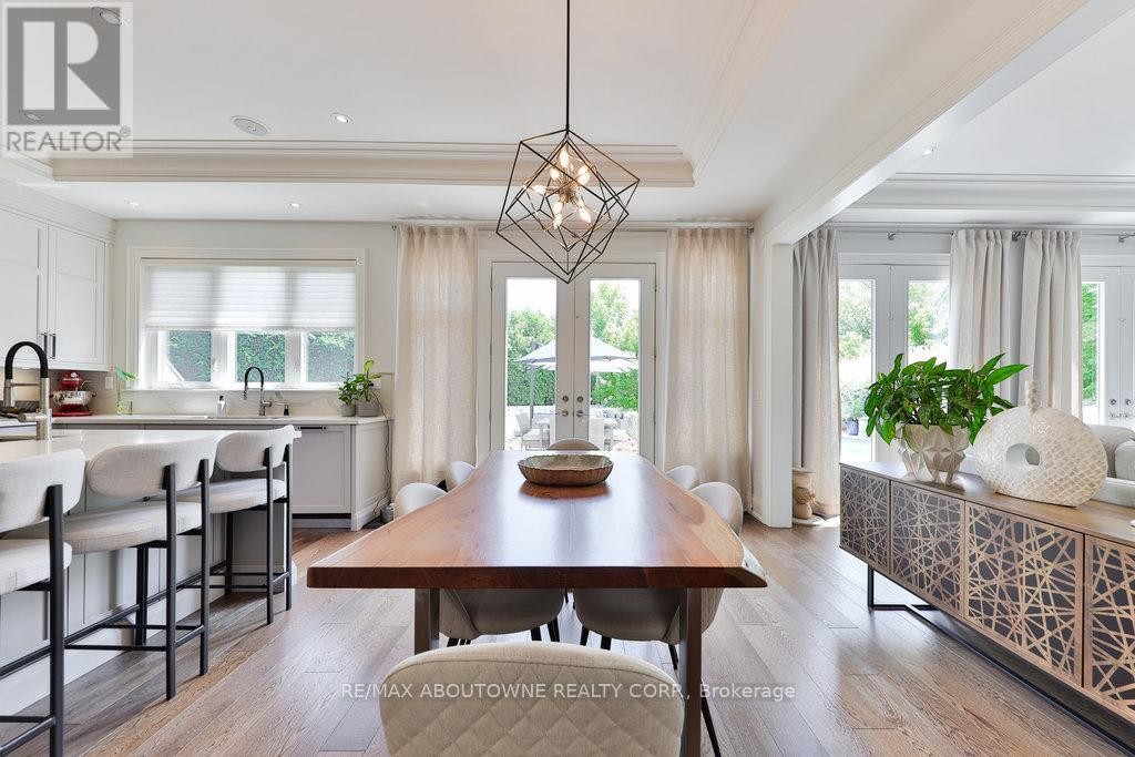 












408 SAVILLE CRESCENT

,
Oakville (WO West),




Ontario
L6L3T8

