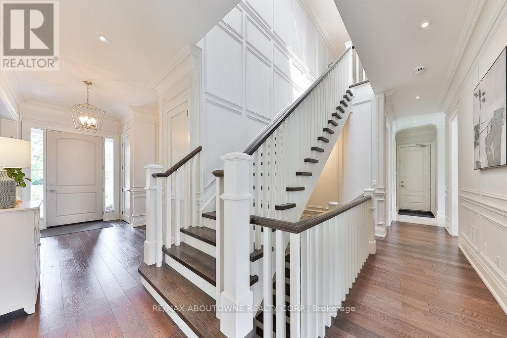 












408 SAVILLE CRESCENT

,
Oakville (WO West),




Ontario
L6L3T8


