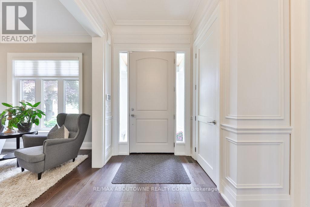 












408 SAVILLE CRESCENT

,
Oakville (WO West),




Ontario
L6L3T8

