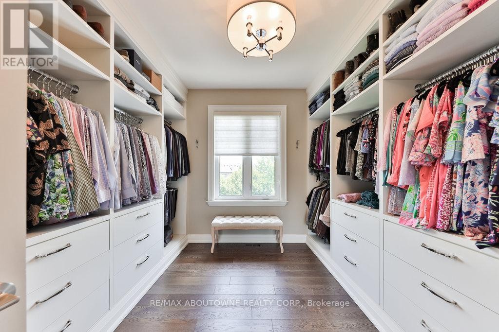 












408 SAVILLE CRESCENT

,
Oakville (WO West),




Ontario
L6L3T8

