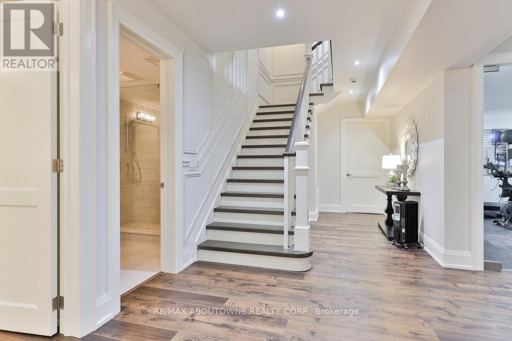 












408 SAVILLE CRESCENT

,
Oakville (WO West),




Ontario
L6L3T8

