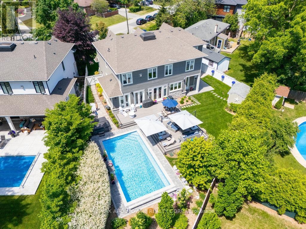 












408 SAVILLE CRESCENT

,
Oakville (WO West),




Ontario
L6L3T8

