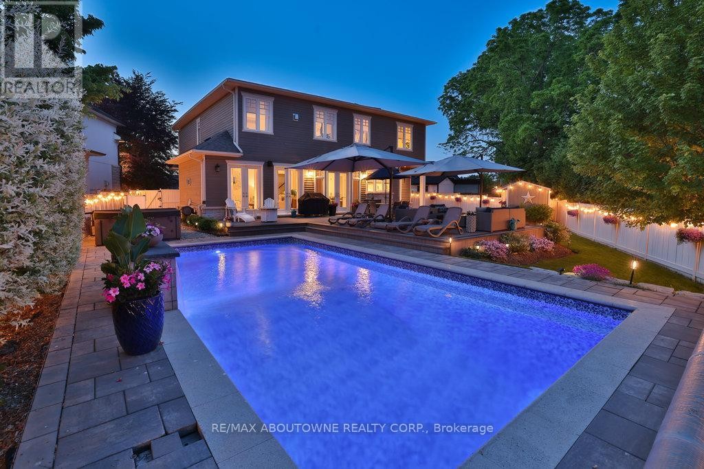 












408 SAVILLE CRESCENT

,
Oakville (WO West),




Ontario
L6L3T8

