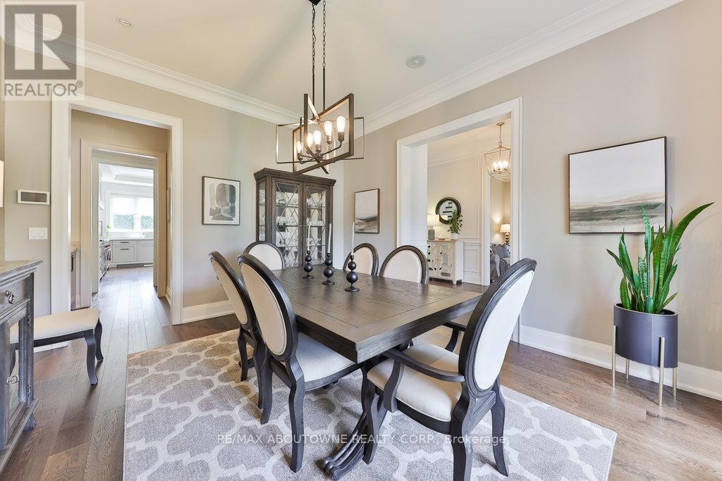 












408 SAVILLE CRESCENT

,
Oakville (WO West),




Ontario
L6L3T8

