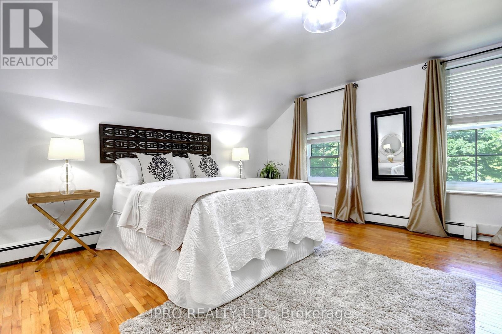 












4 STEWARTTOWN ROAD

,
Halton Hills (Stewarttown),




Ontario
L7G4S5

