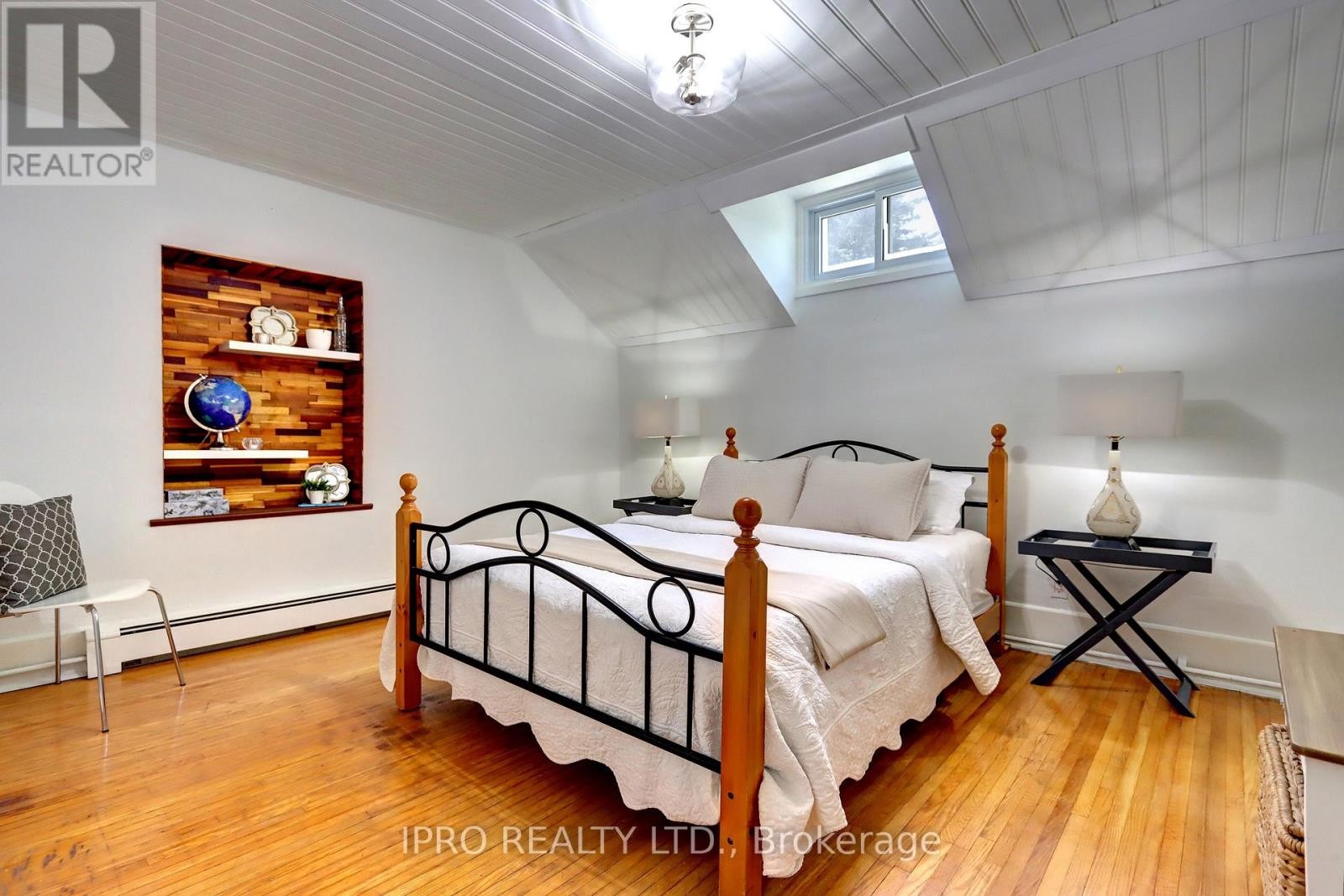 












4 STEWARTTOWN ROAD

,
Halton Hills (Stewarttown),




Ontario
L7G4S5

