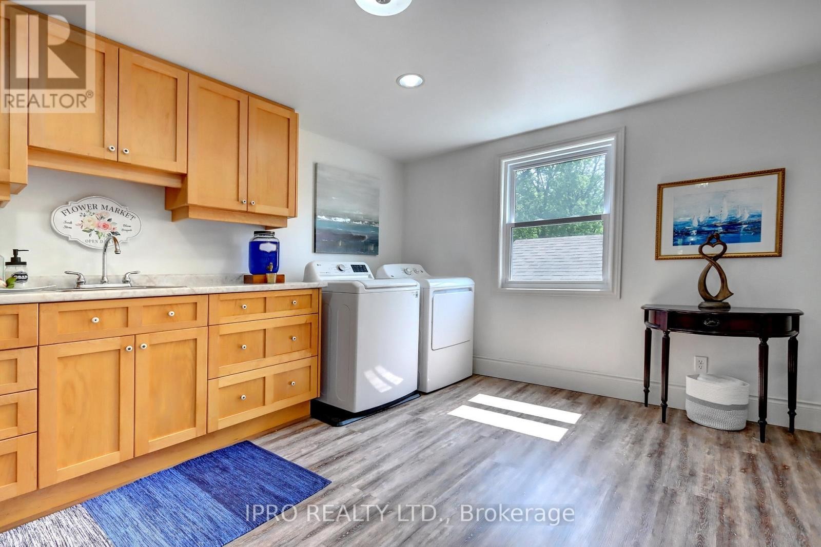 












4 STEWARTTOWN ROAD

,
Halton Hills (Stewarttown),




Ontario
L7G4S5

