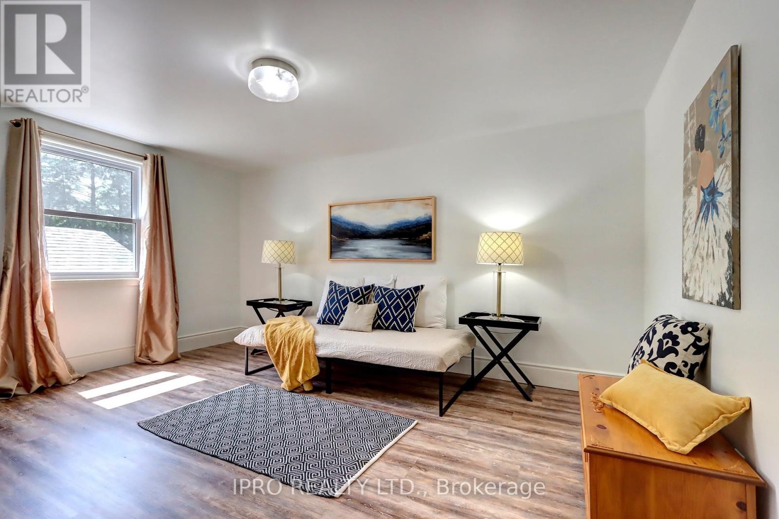 












4 STEWARTTOWN ROAD

,
Halton Hills (Stewarttown),




Ontario
L7G4S5


