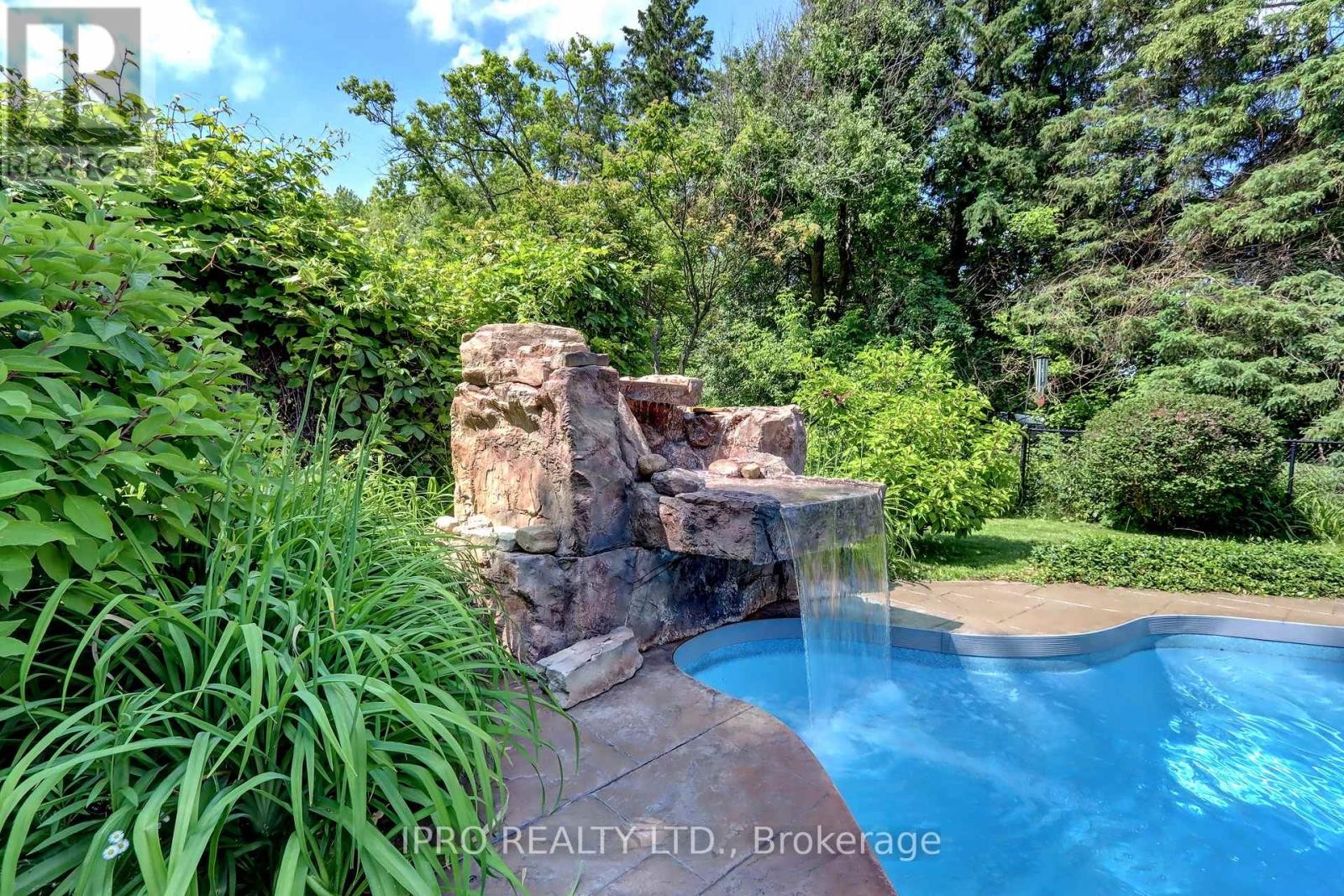 












4 STEWARTTOWN ROAD

,
Halton Hills (Stewarttown),




Ontario
L7G4S5

