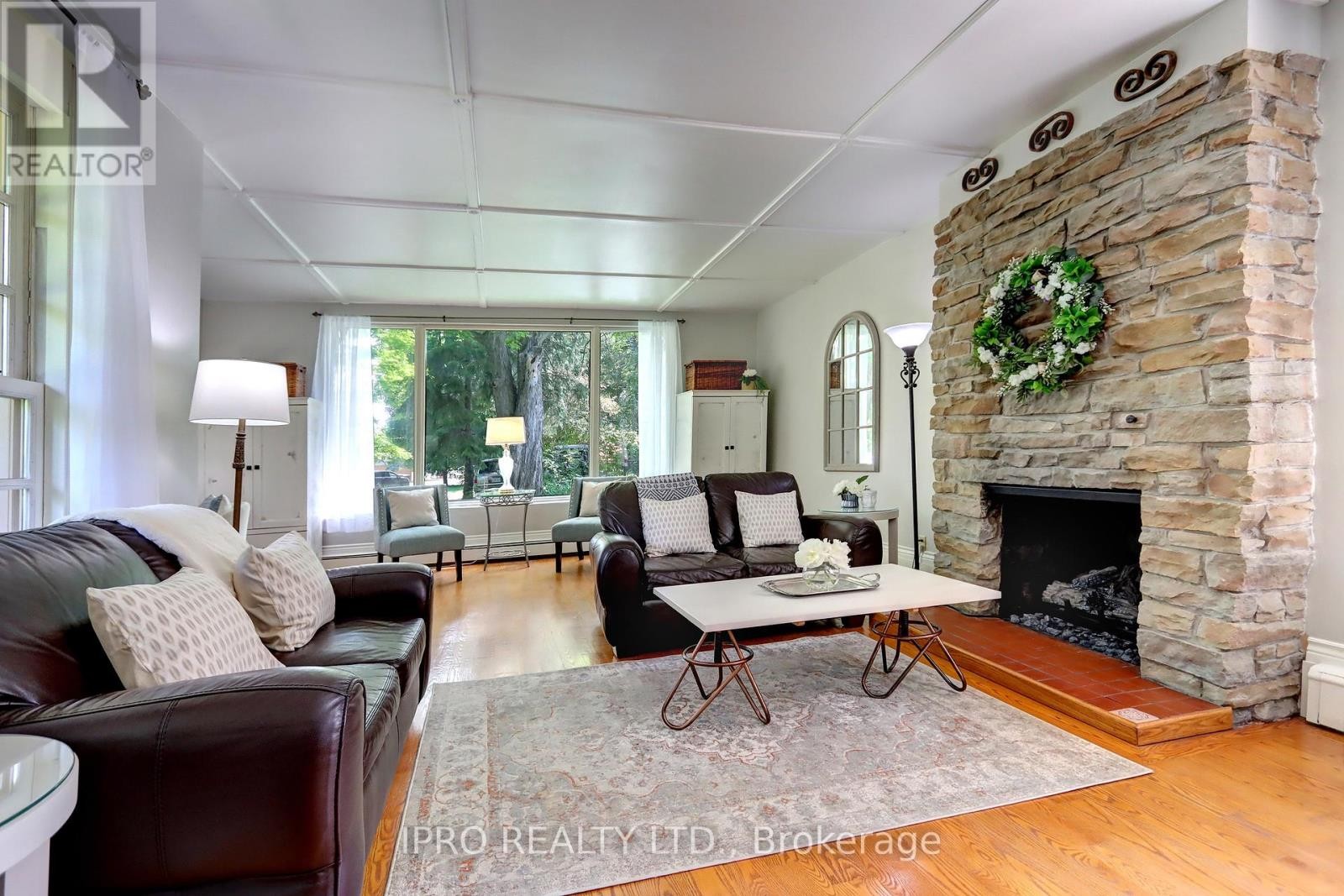 












4 STEWARTTOWN ROAD

,
Halton Hills (Stewarttown),




Ontario
L7G4S5

