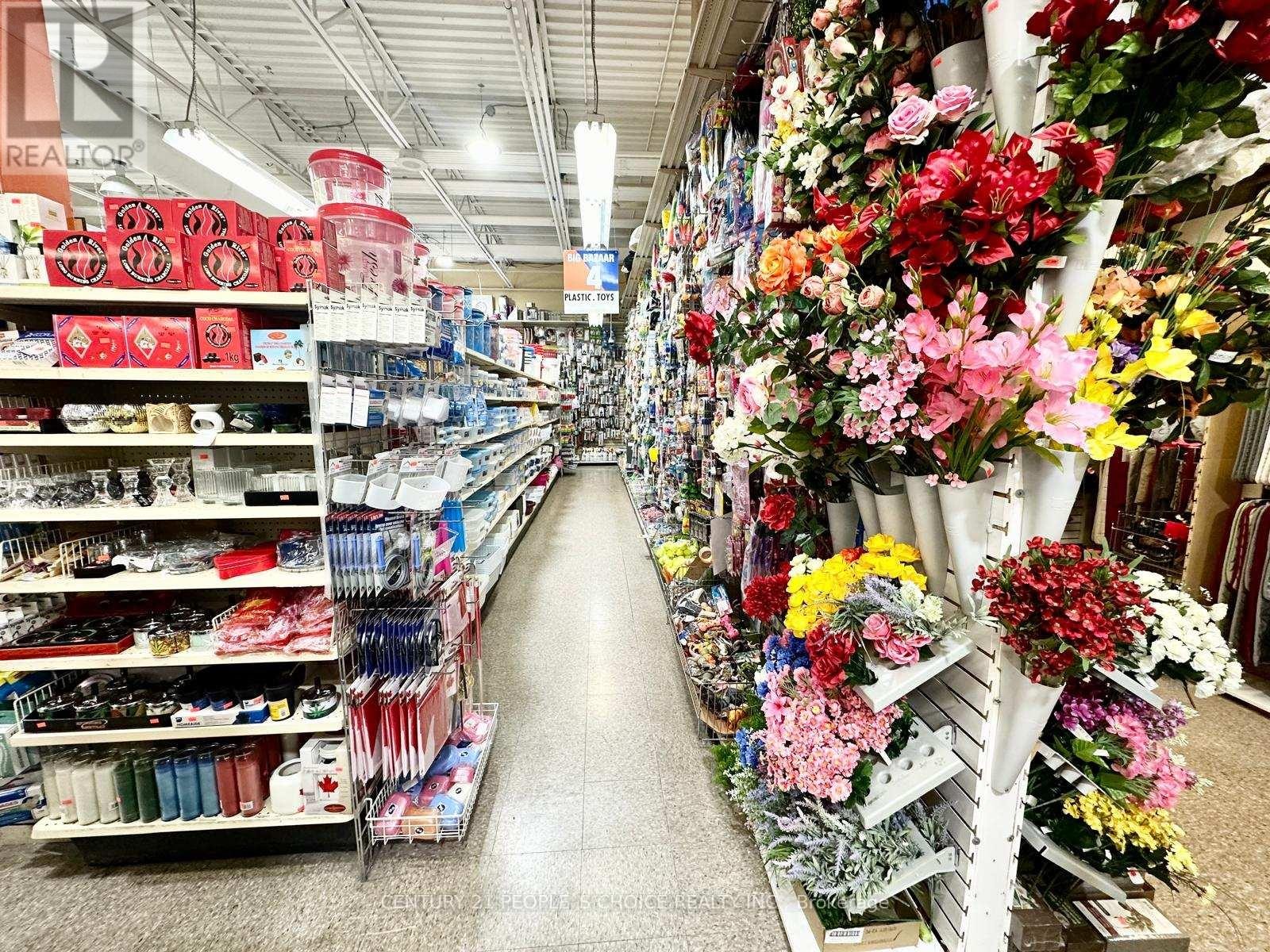 












120,121 - 5602 TENTH LINE W

,
Mississauga (Churchill Meadows),




Ontario
L5M7L9

