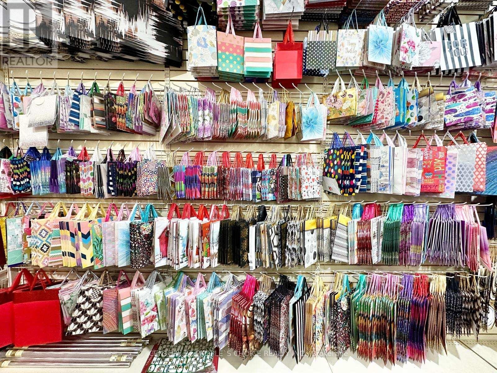 












120,121 - 5602 TENTH LINE W

,
Mississauga (Churchill Meadows),




Ontario
L5M7L9

