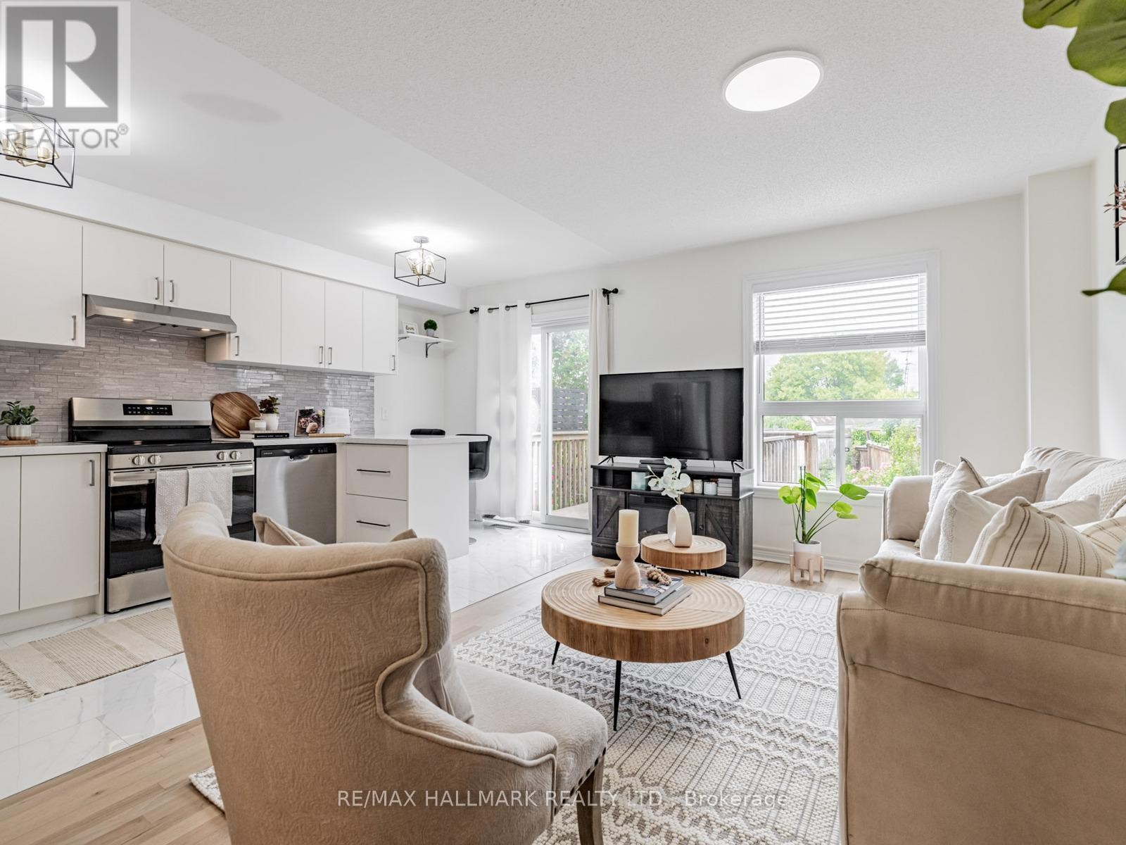 












109 GRAPEVINE ROAD

,
Caledon (Bolton West),




Ontario
L7E2M6

