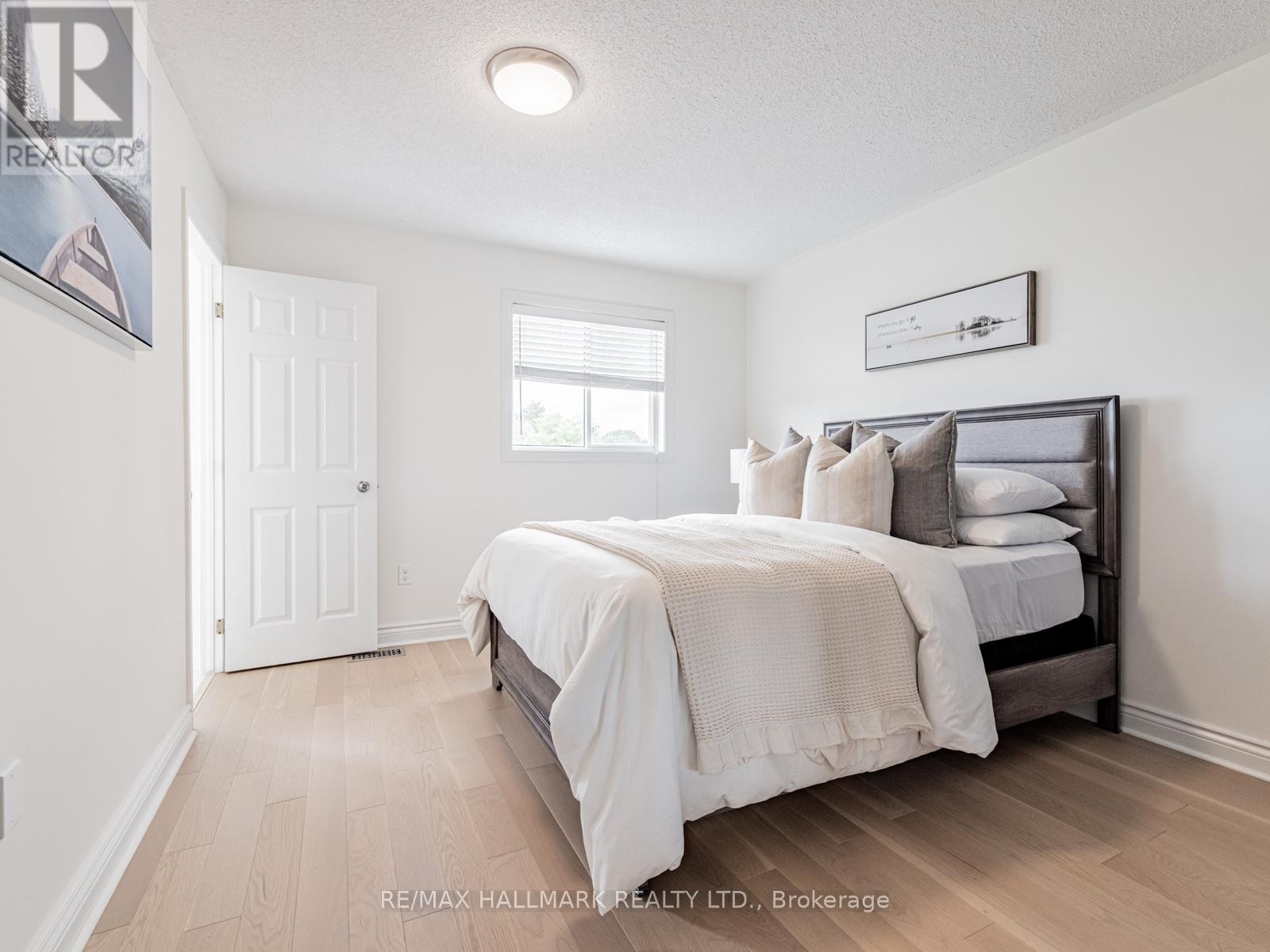 












109 GRAPEVINE ROAD

,
Caledon (Bolton West),




Ontario
L7E2M6

