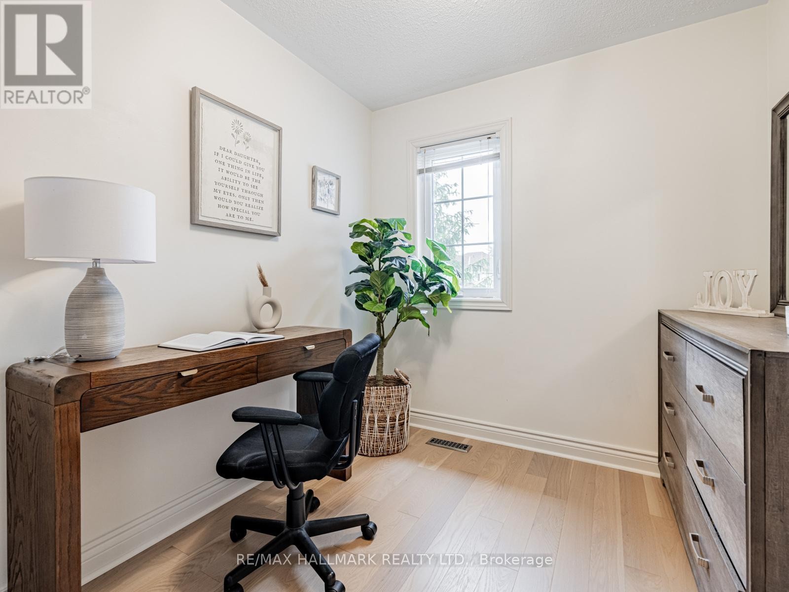 












109 GRAPEVINE ROAD

,
Caledon (Bolton West),




Ontario
L7E2M6


