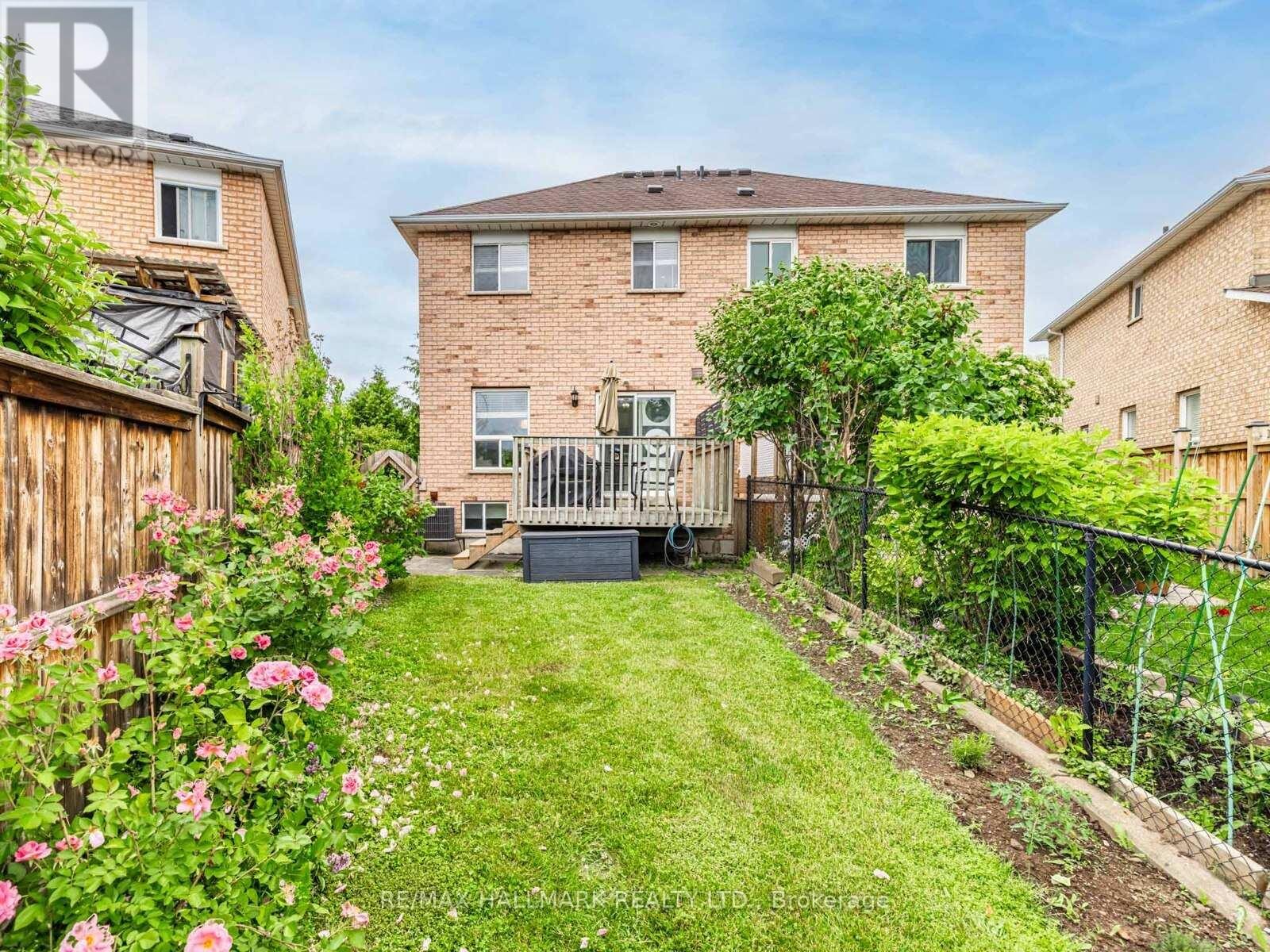 












109 GRAPEVINE ROAD

,
Caledon (Bolton West),




Ontario
L7E2M6

