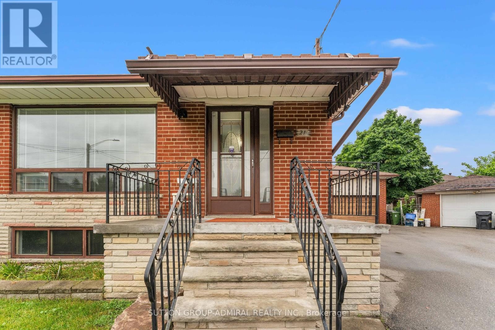 












21 PURCHASE PLACE

,
Toronto (Glenfield-Jane Heights),




Ontario
M3L1T9

